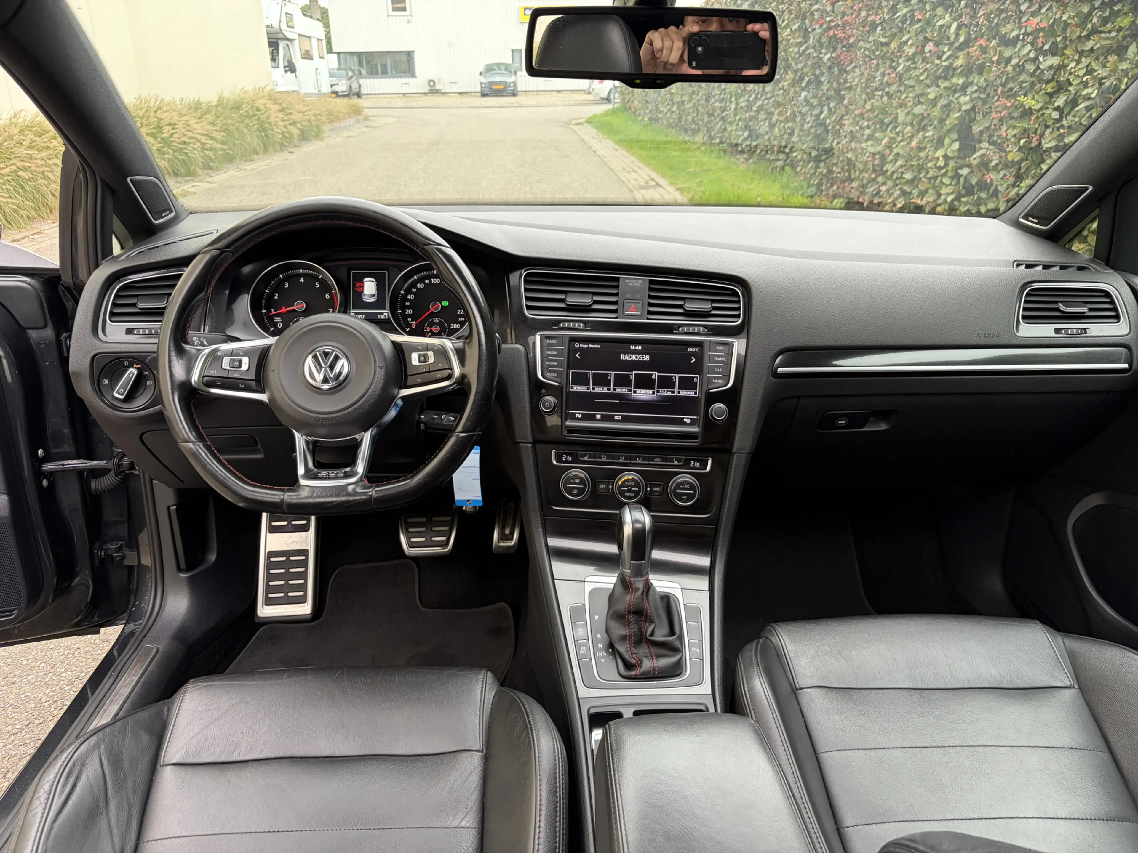 Volkswagen Golf GTI 2.0 TSI Performance / AUTOMAAT / PANORAMDAK / NAVI — photo 3