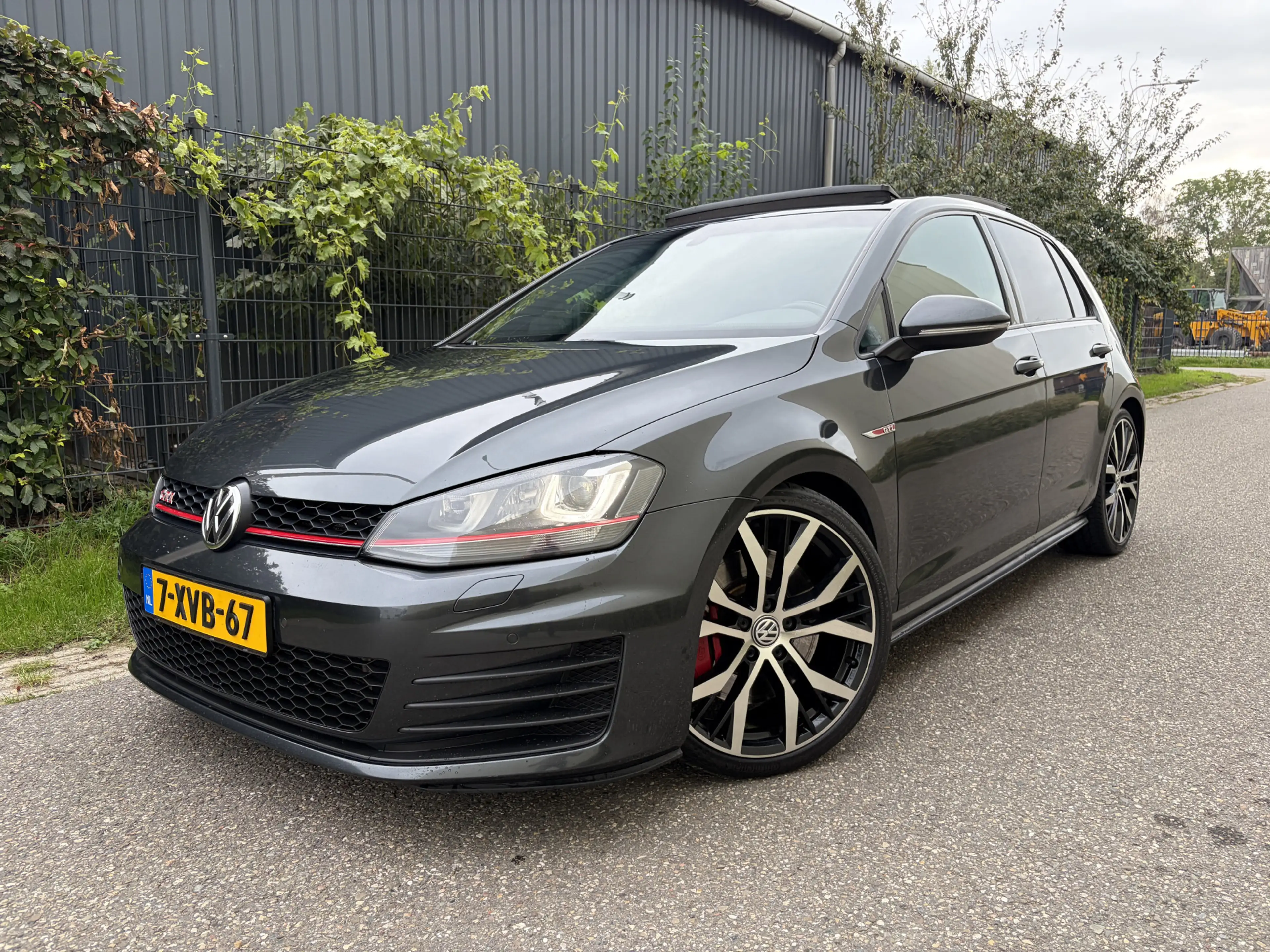 Volkswagen Golf GTI 2.0 TSI Performance / AUTOMAAT / PANORAMDAK / NAVI