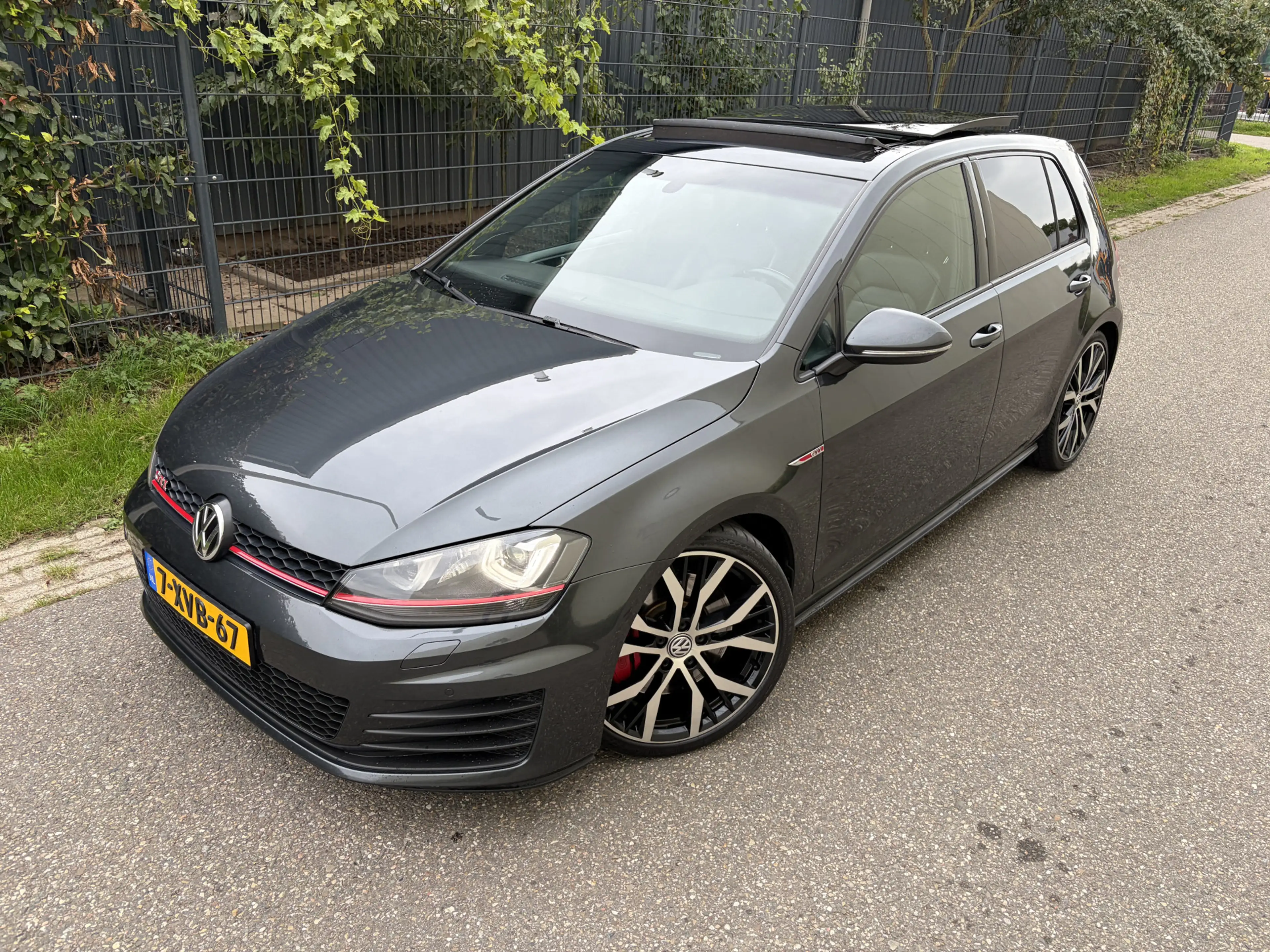 Volkswagen Golf GTI 2.0 TSI Performance / AUTOMAAT / PANORAMDAK / NAVI — photo 2
