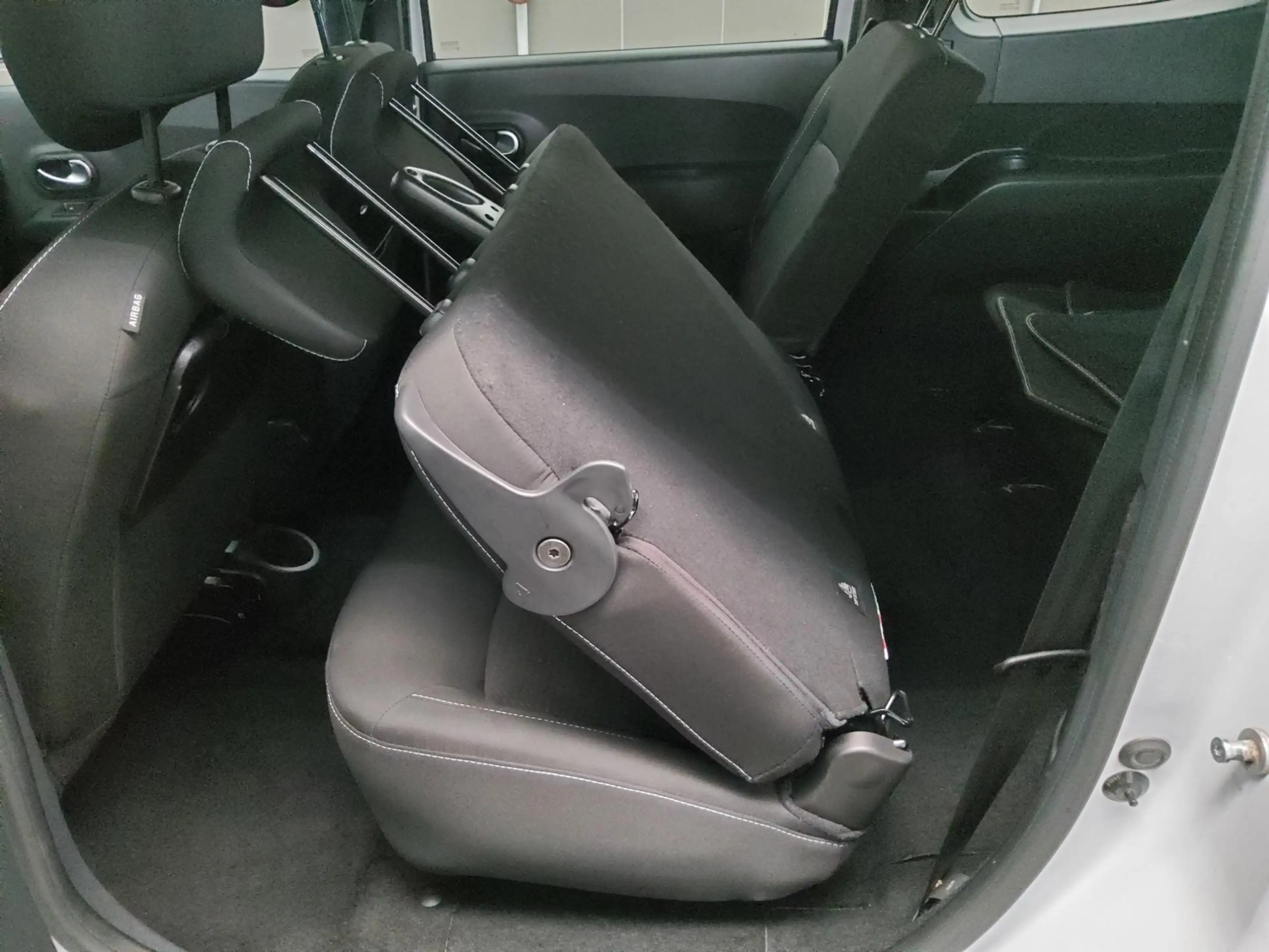 Dacia Lodgy 1.3 TCe Comfort 7-Sitzer BT Shz Tempomat — photo 12