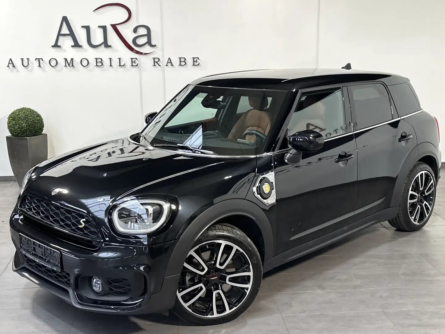 MINI Cooper SE Countryman JCW All4 NAV+LED+19ZOLL+KAM Schwarz - 2