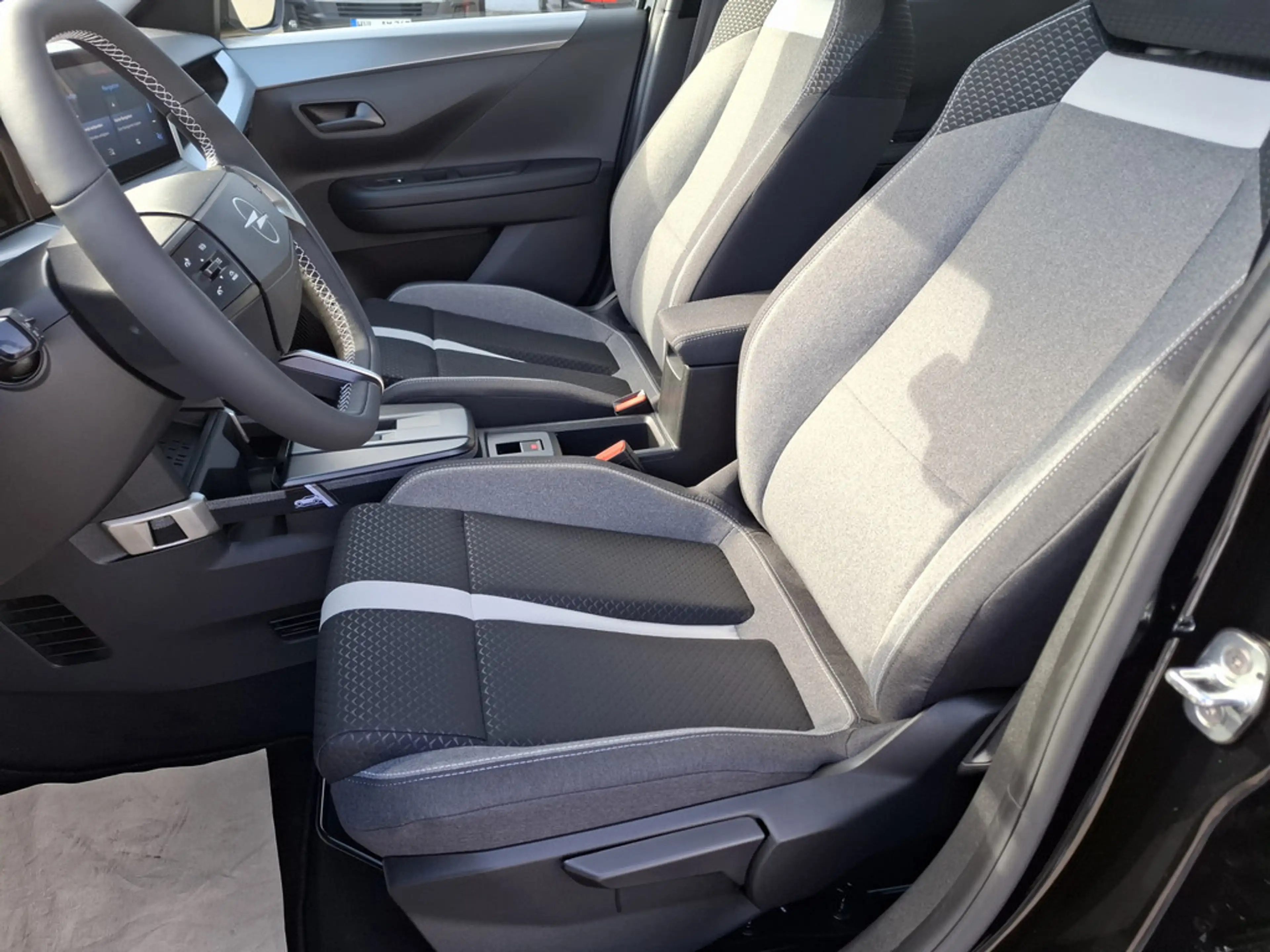 Opel Frontera Edition 1.2 81 kW KAMERA NAVI LED — photo 8