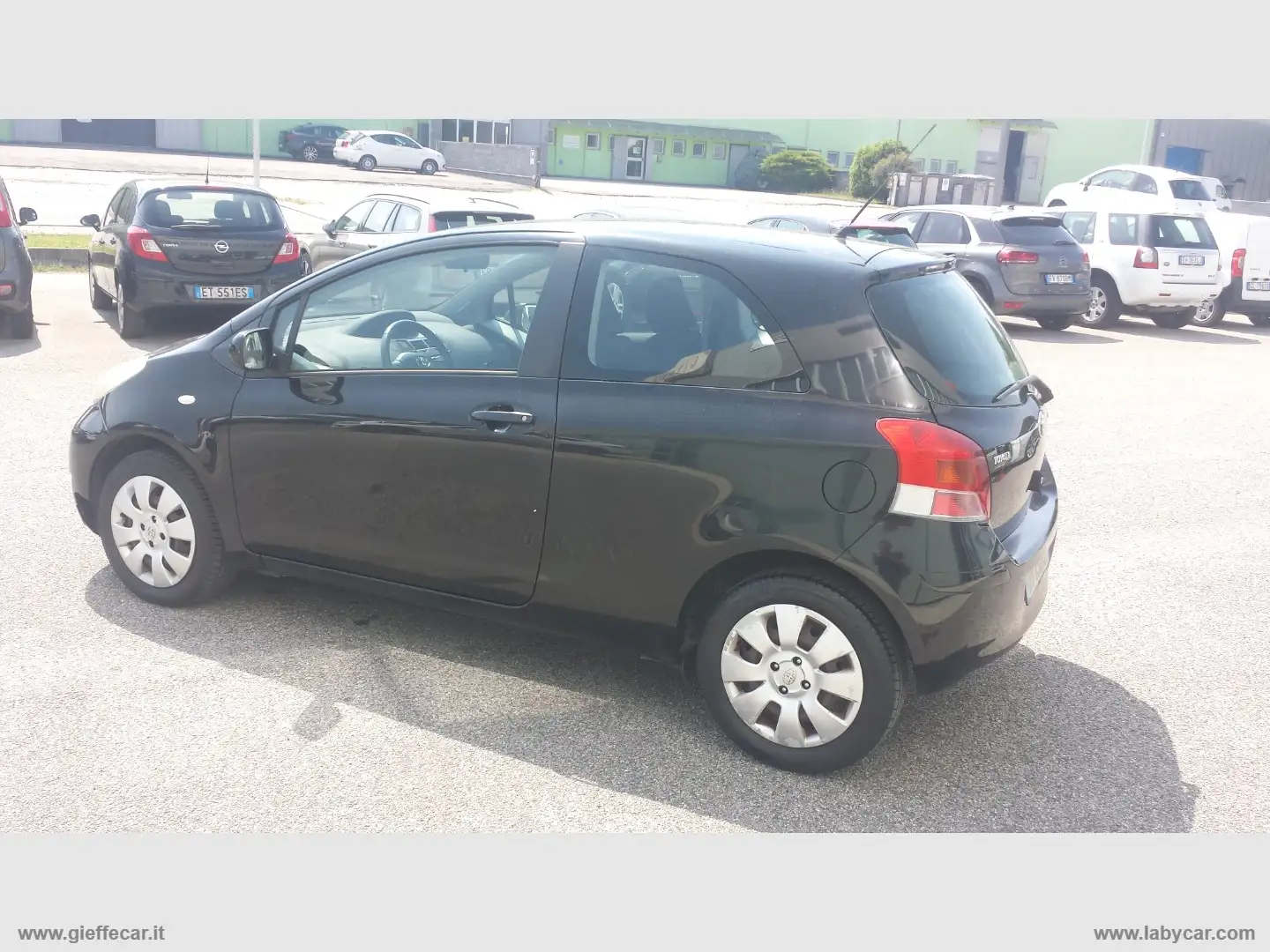 Toyota Yaris 1.0 3p. Sol NEO-PATENTATO Nero - 2