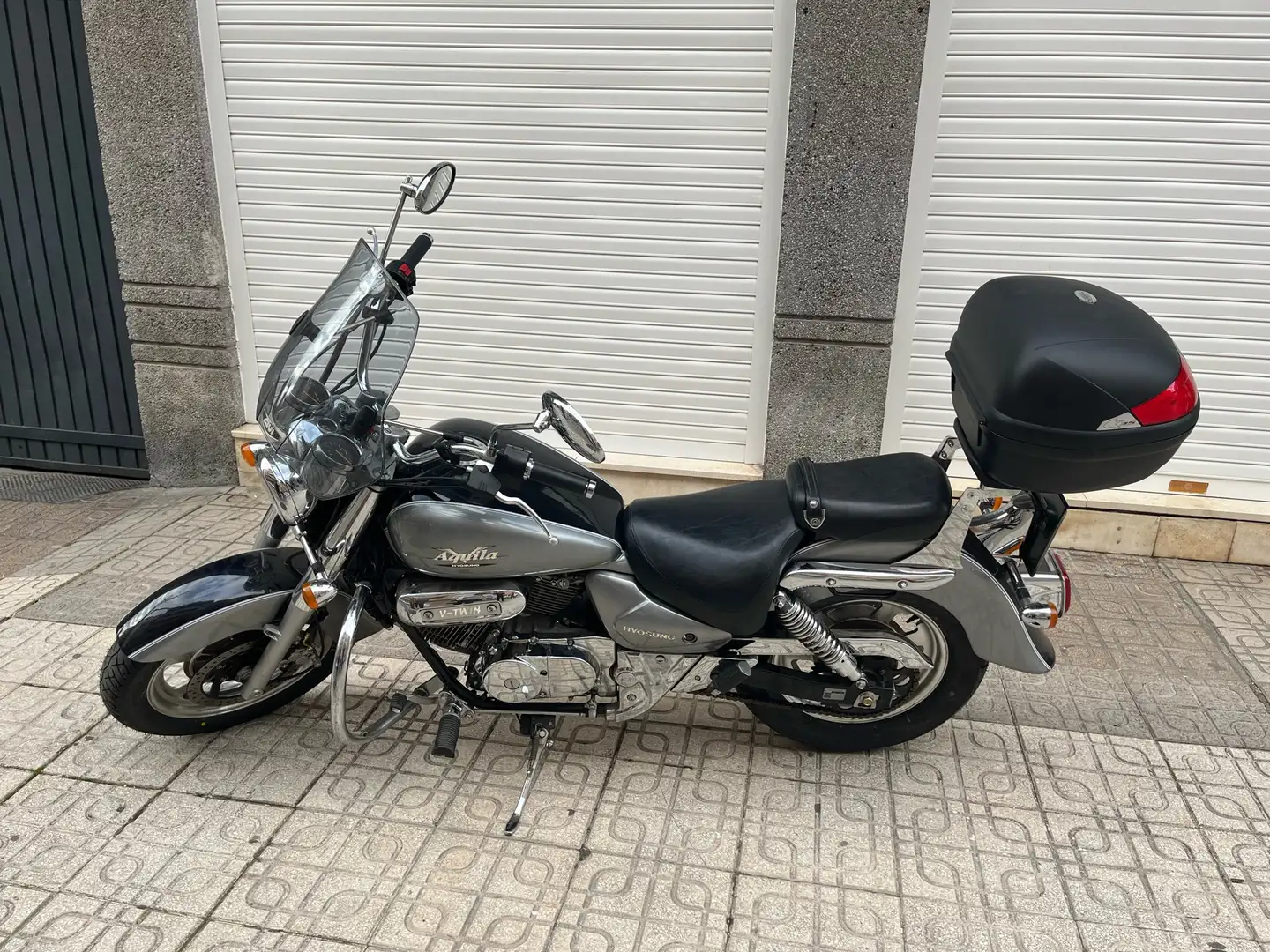 Hyosung Aquila 250 Argent - 2