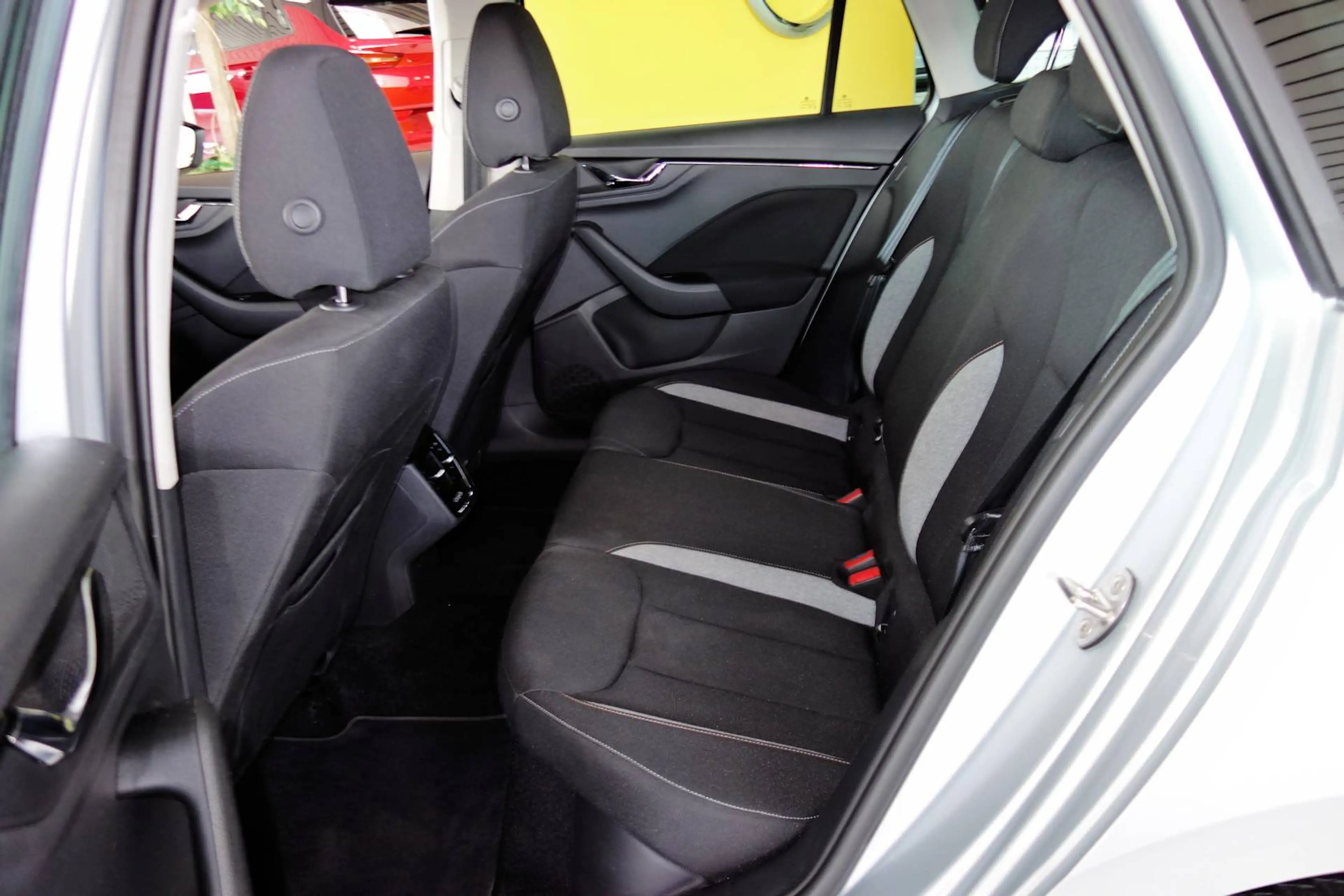 Skoda Kamiq 1.0 TSI 116PS Selection SHZ,PP,Rückfahrkamera — photo 14