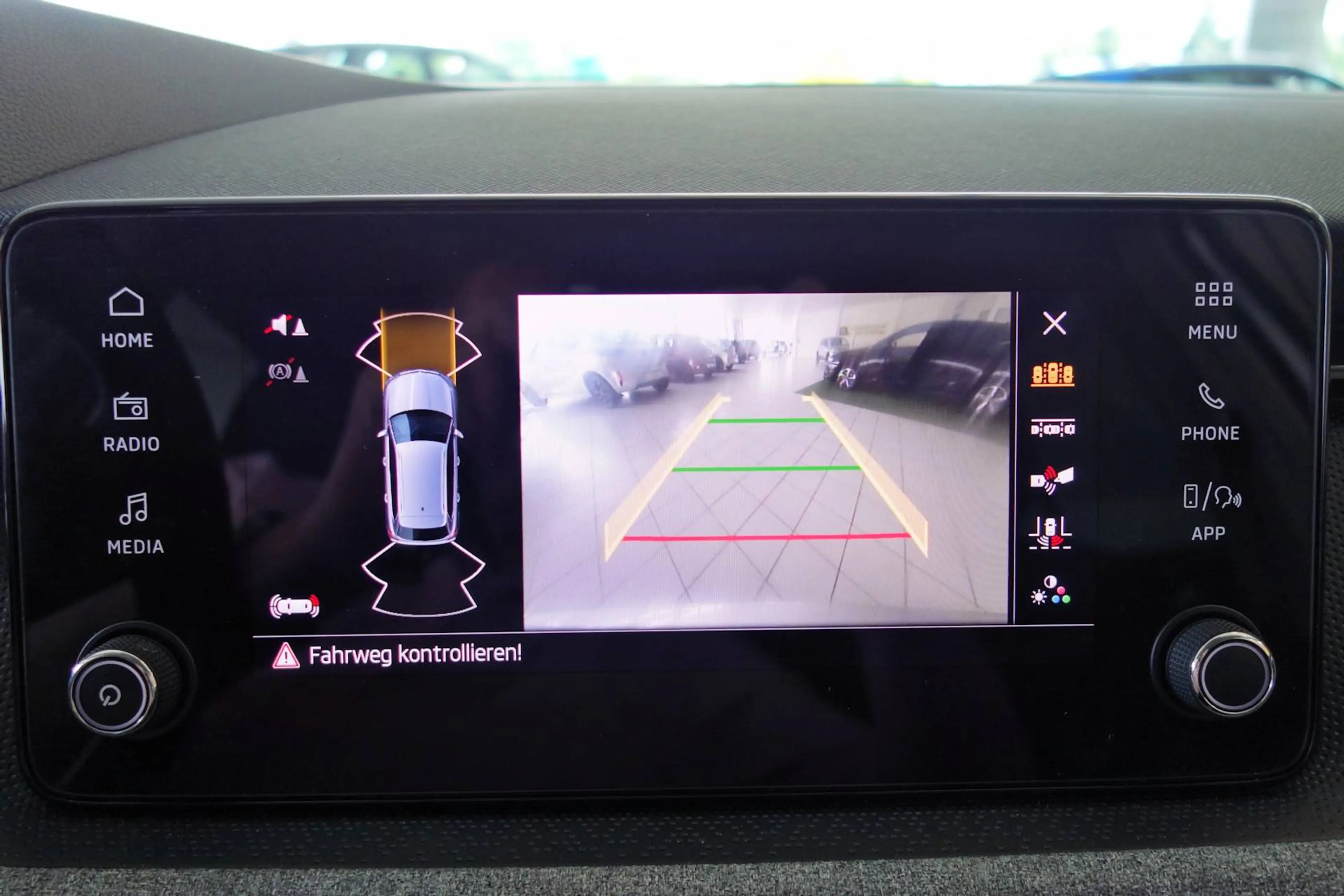 Skoda Kamiq 1.0 TSI 116PS Selection SHZ,PP,Rückfahrkamera — photo 8