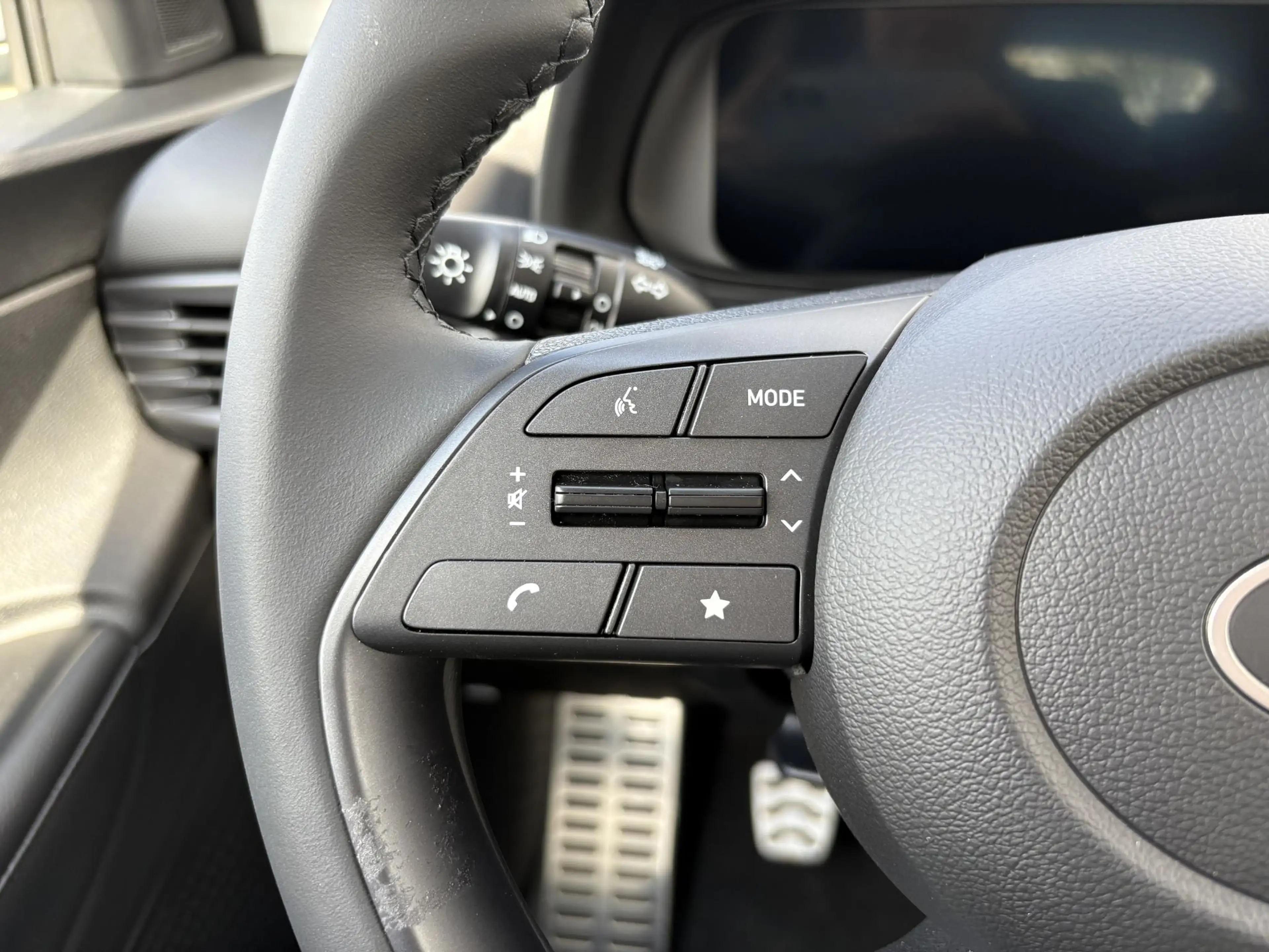 Hyundai BAYON 1.0 T-GDI Comfort / Two-tone / Navigatie / Cruise — photo 8