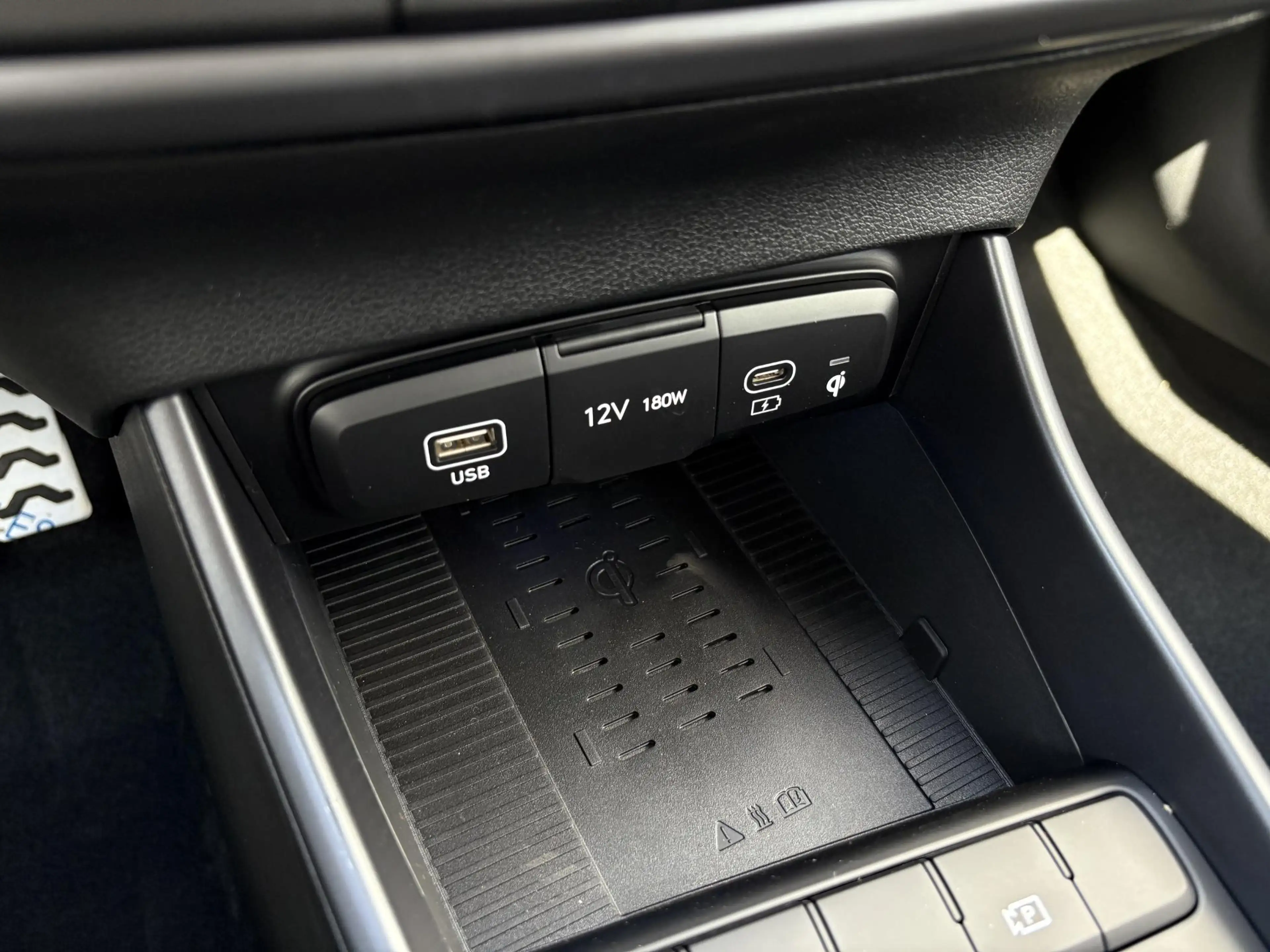 Hyundai BAYON 1.0 T-GDI Comfort / Two-tone / Navigatie / Cruise — photo 28