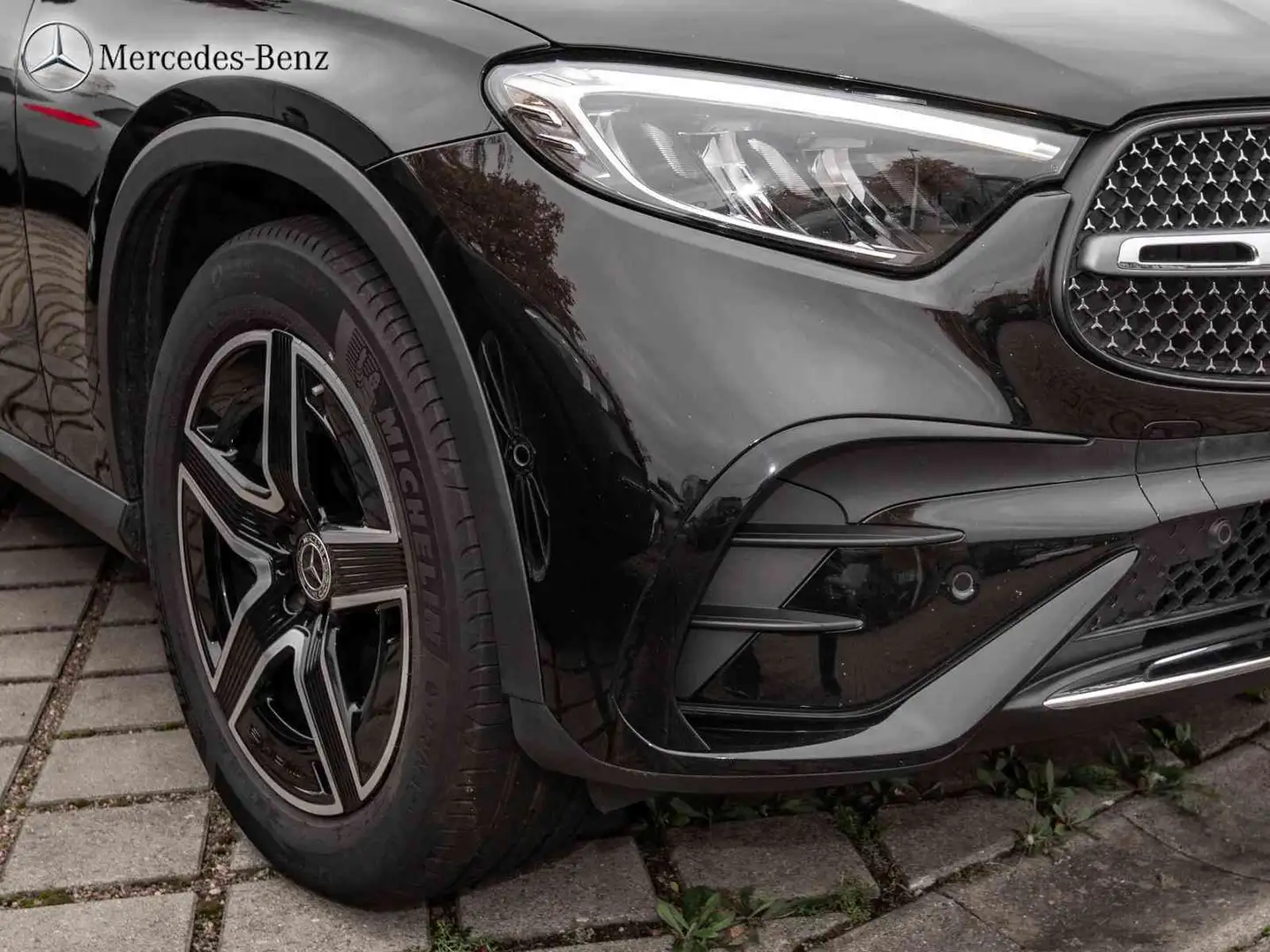 Mercedes-Benz GLC 220 d 4M AMG RüKam+MBUX+Pano+LED+AHK+19 Schwarz - 2