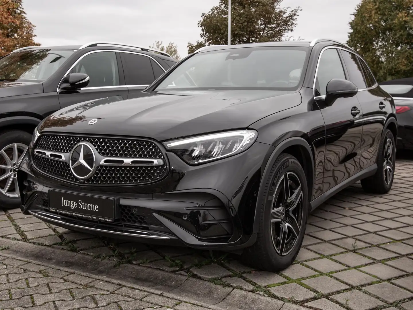 Mercedes-Benz GLC 220 d 4M AMG RüKam+MBUX+Pano+LED+AHK+19 Schwarz - 1