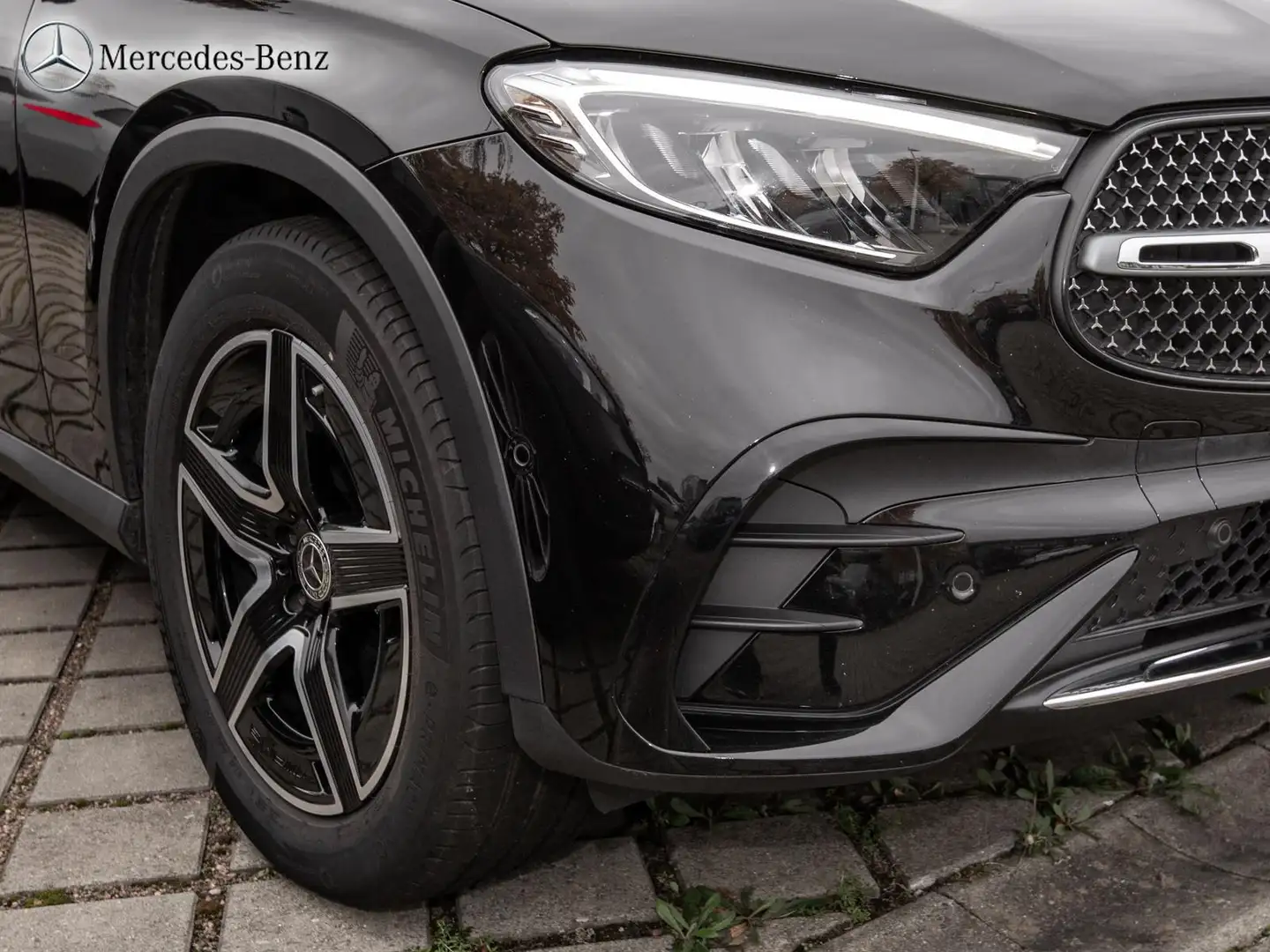 Mercedes-Benz GLC 220 d 4M AMG RüKam+MBUX+Pano+LED+AHK+19 Schwarz - 2