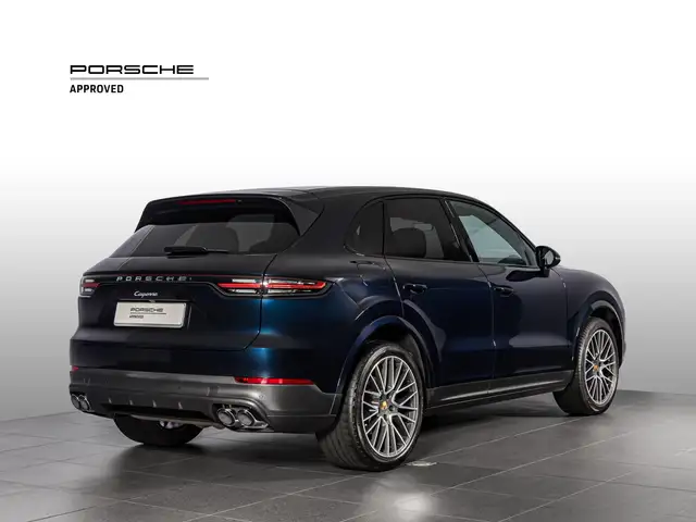 Porsche Cayenne view 4