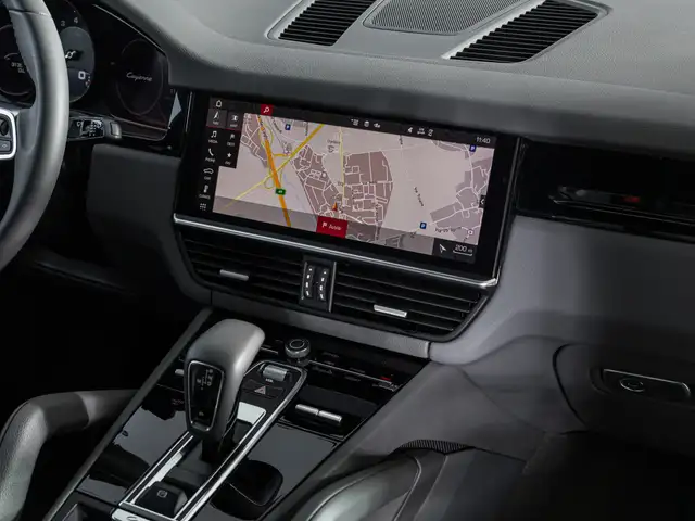 Porsche Cayenne view 10