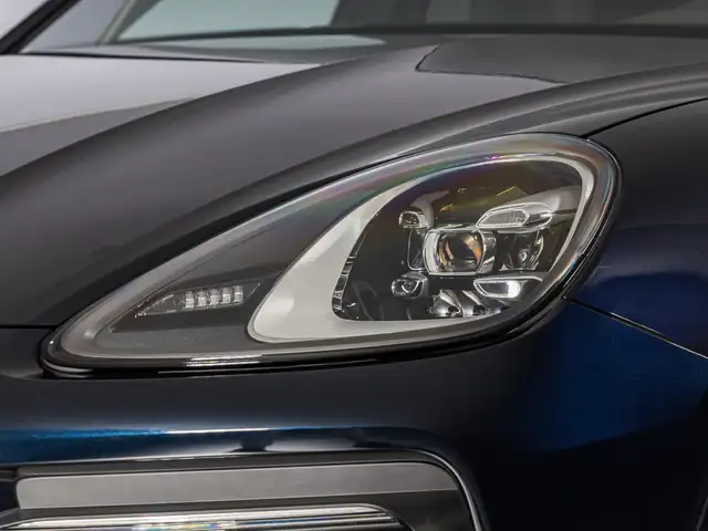 Porsche Cayenne view 14