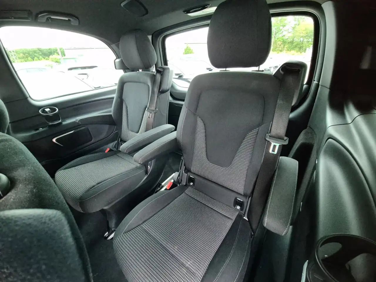 Mercedes-Benz V-Class d AMG kompakt LED*BURM*DIST*AHK*MBUX*NIGHT, миниатюра 15