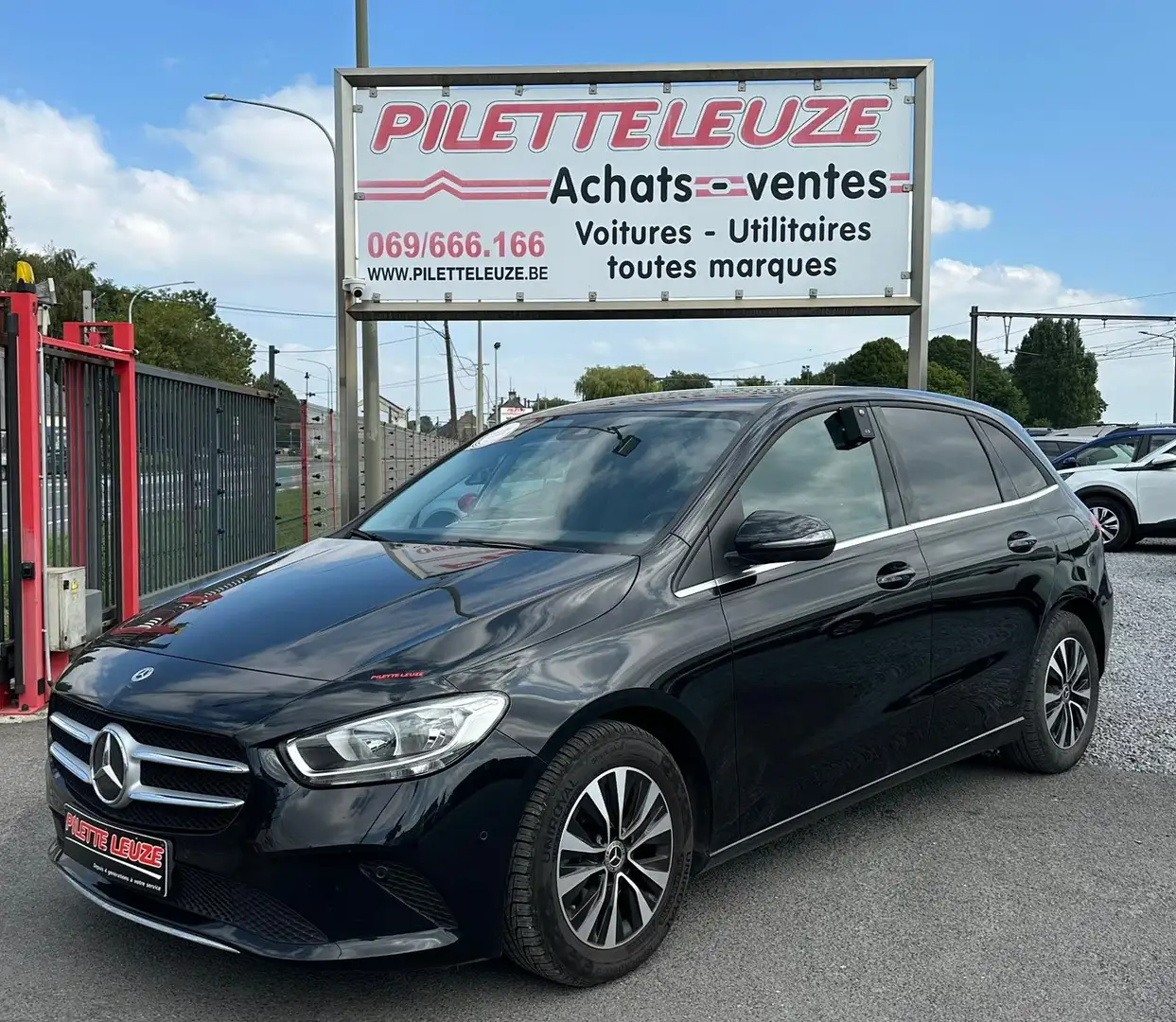 Mercedes-Benz B 180 B 180 d Business Solution Noir - 1