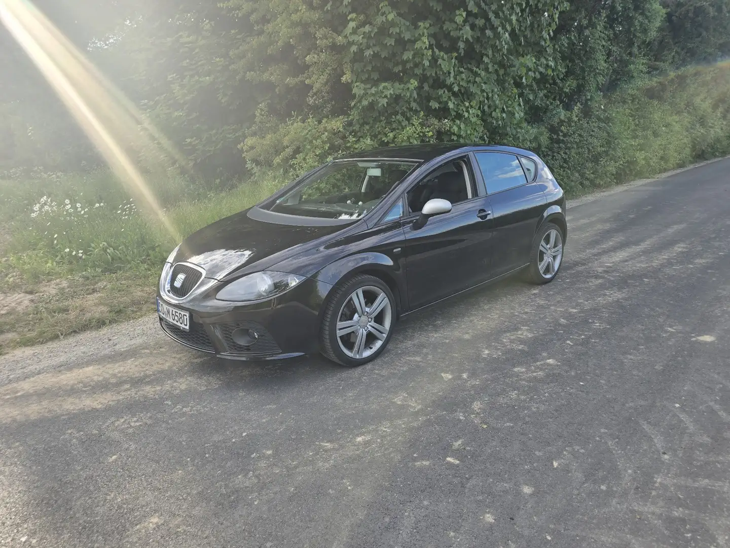 SEAT Leon Leon 2.0 T FSI FR Schwarz - 1