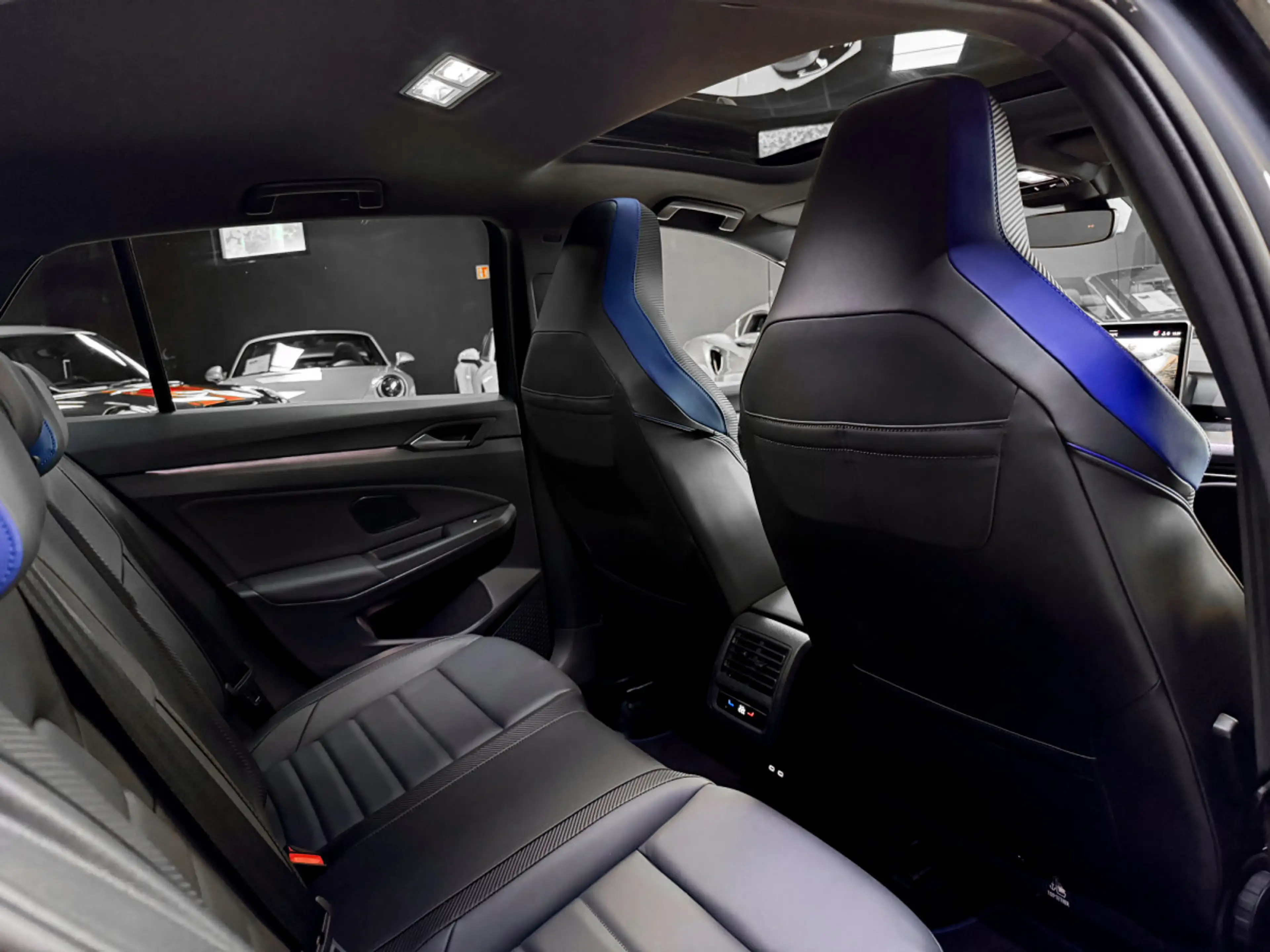 Volkswagen Golf R R Performance / Akrapovic / 360° / Head UP / Facel — photo 12