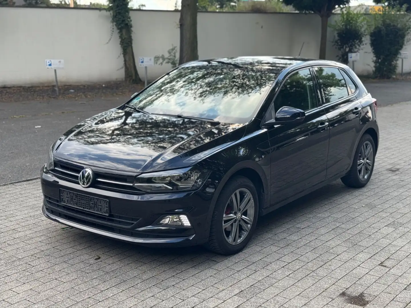 Volkswagen Polo VI Comfortline Schwarz - 1