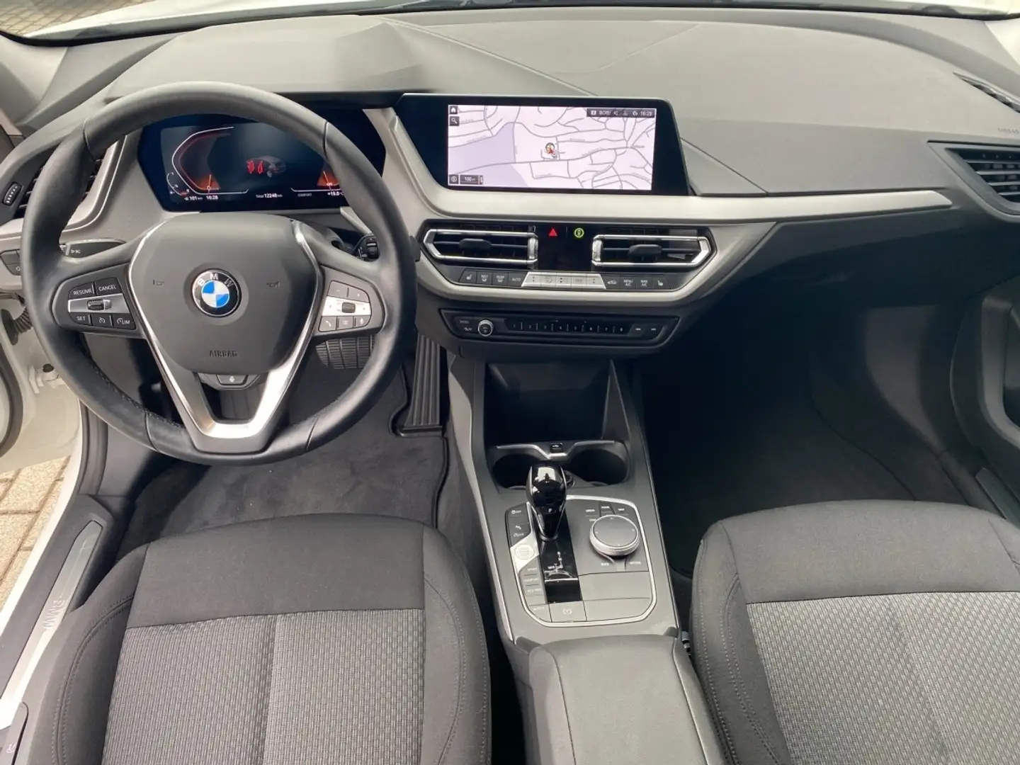BMW 116 i DKG F40 Advantage LED/LHZ/PANO/CAM/PRIVACY Blanc - 2