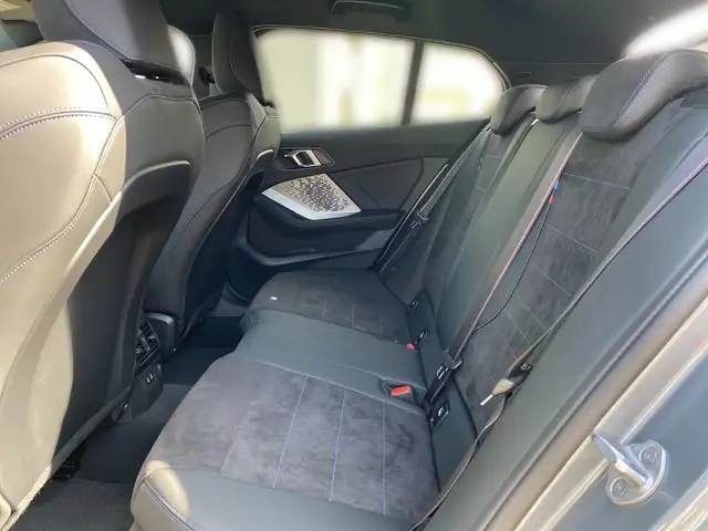 BMW 1 Series view 11