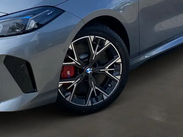BMW 1 Series view 6