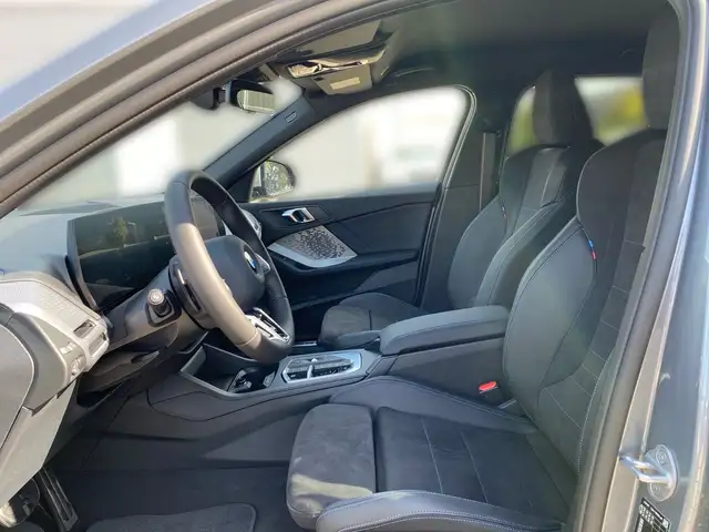 BMW 1 Series view 7