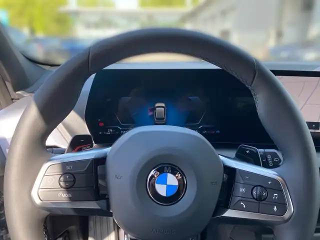 BMW 1 Series view 8