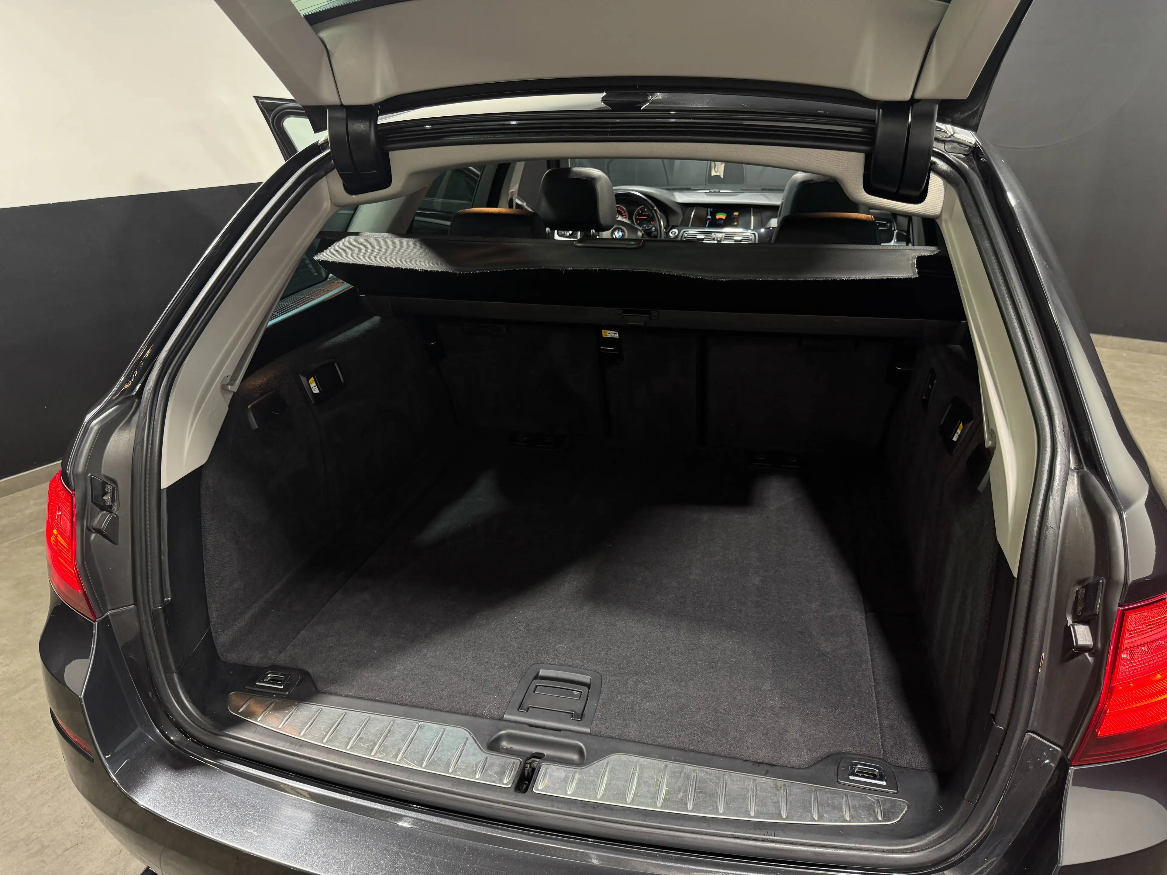 BMW 518 *** Automatique ** GPS ** Toit Pano ** Garantie 12 mois ** — photo 11