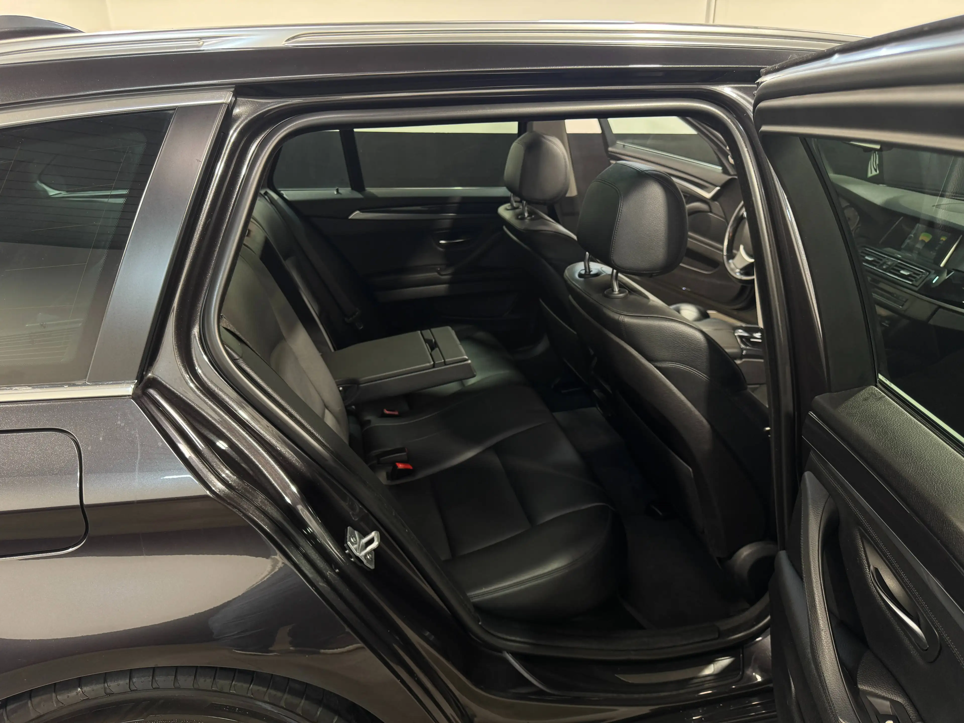 BMW 518 *** Automatique ** GPS ** Toit Pano ** Garantie 12 mois ** — photo 10