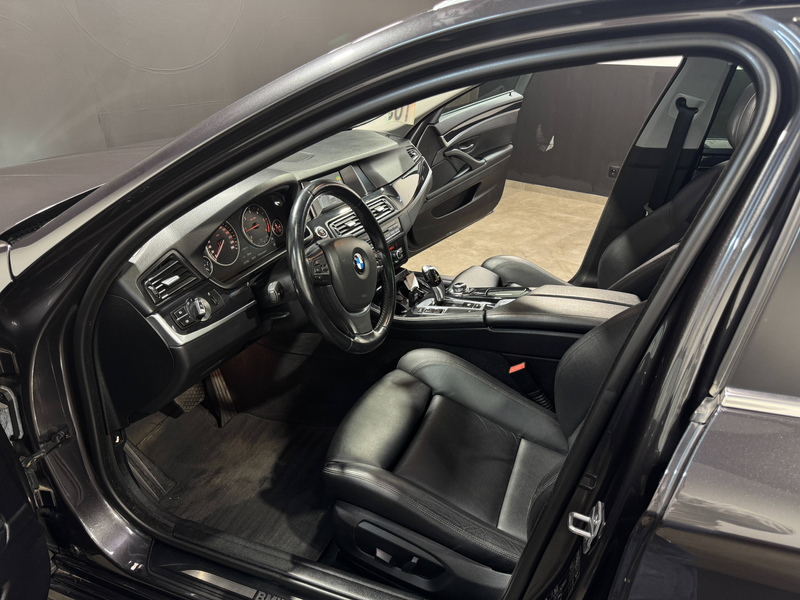 BMW 518 *** Automatique ** GPS ** Toit Pano ** Garantie 12 mois ** — photo 7