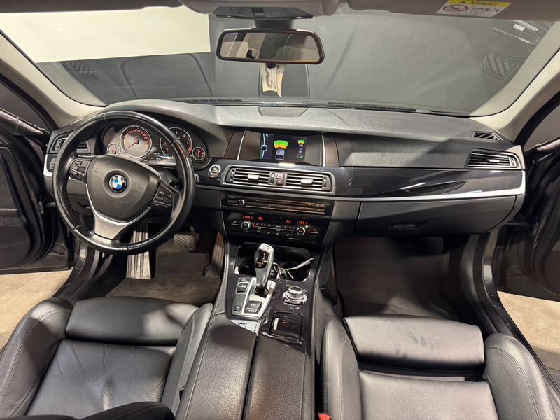 BMW 518 *** Automatique ** GPS ** Toit Pano ** Garantie 12 mois ** — photo 9