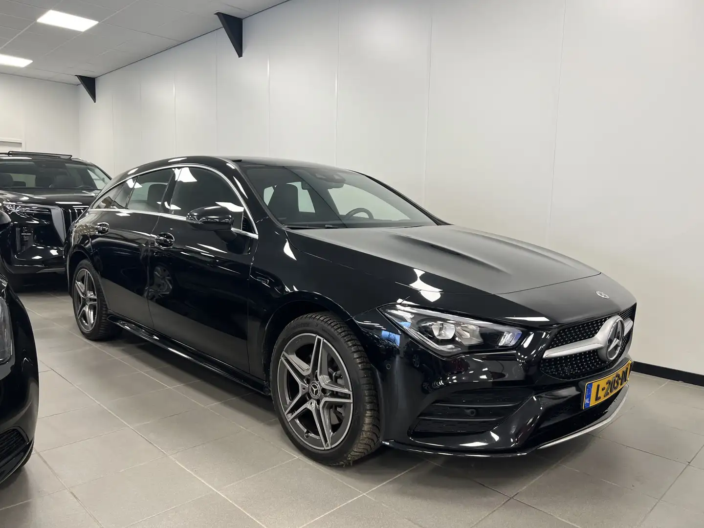 Mercedes-Benz CLA 250 AMG-LINE / PLUG-IN HYBRIDE / Shooting Brake e Prem Zwart - 2