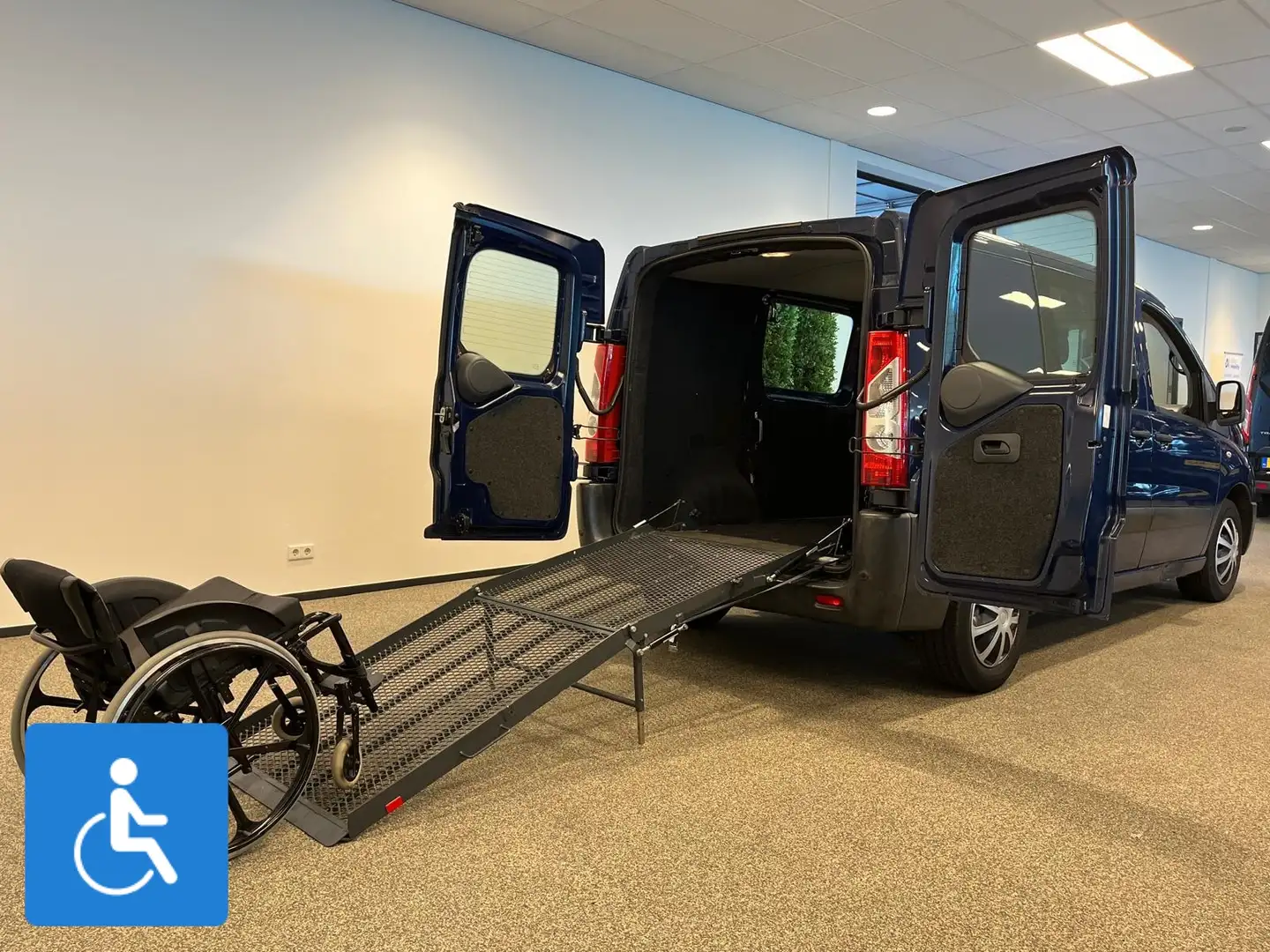 Citroen Jumpy L1H1 Rolstoelbus (airco), rolstoel geschikt Blauw - 2