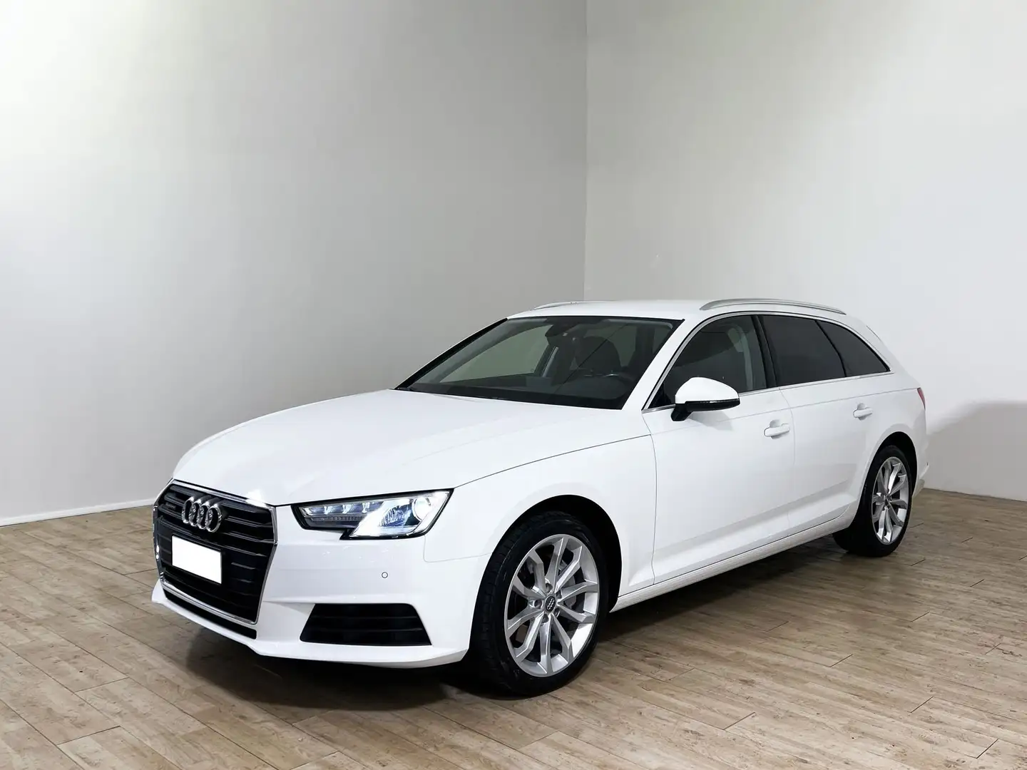 Audi A4 Avant 40 TDI quattro S tronic bijela - 1