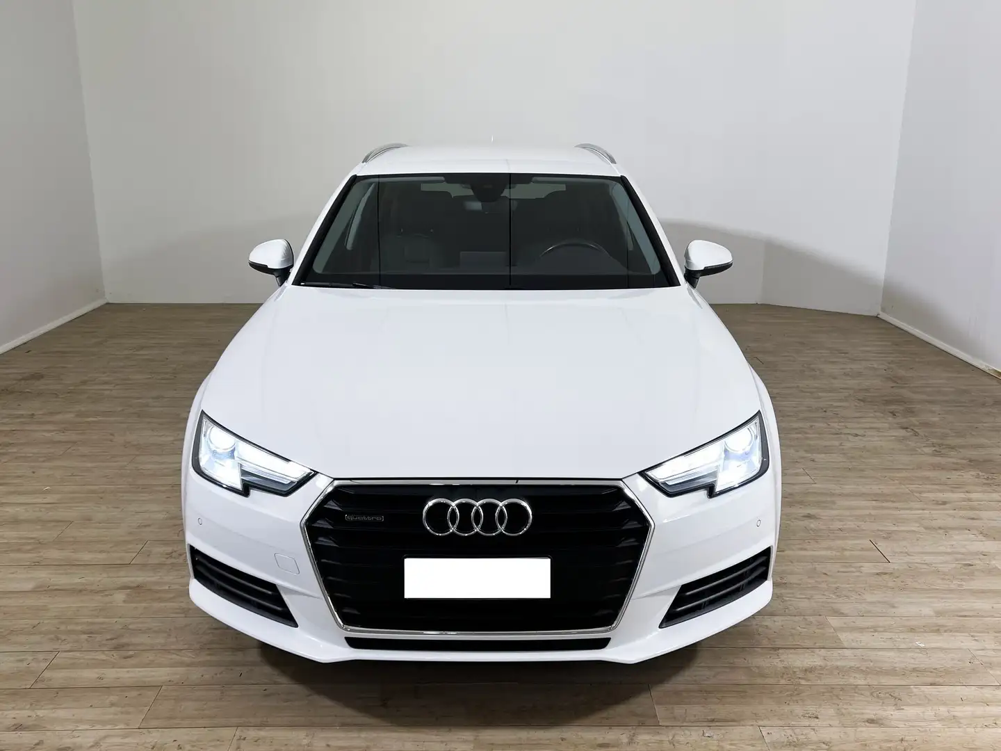 Audi A4 Avant 40 TDI quattro S tronic bijela - 2