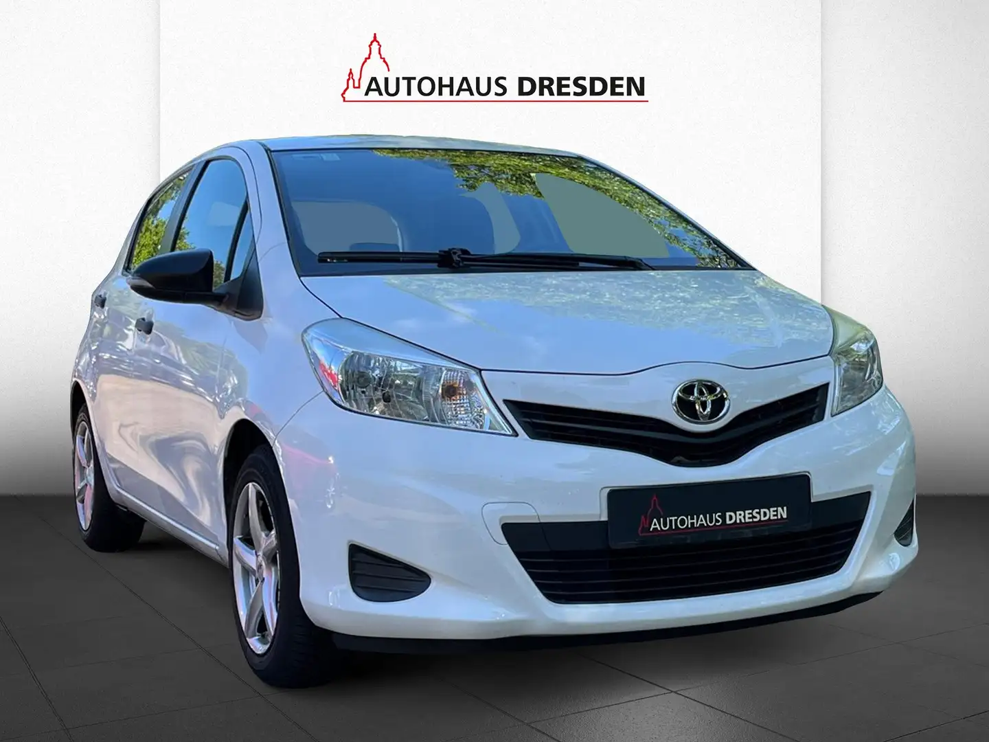 Toyota Yaris 1.0 KLIMA , ISOFIX , ALLWETTERREIFEN Wit - 2