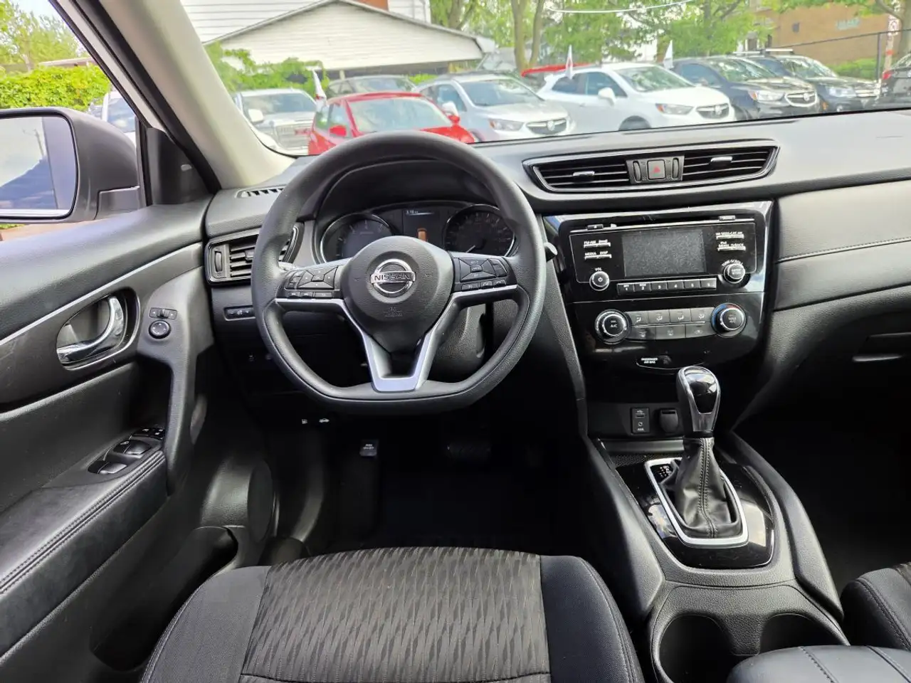 Nissan Rogue fotografie Nissan Rogue