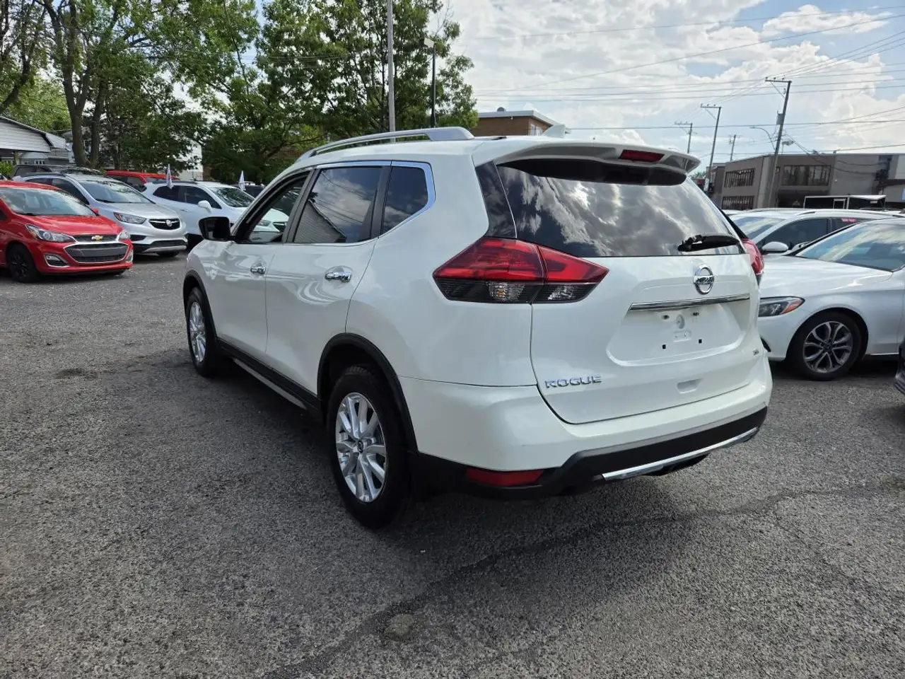 Nissan Rogue fotografie Nissan Rogue