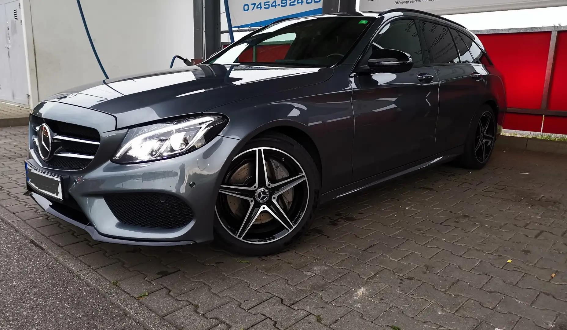 Mercedes-Benz C 250 T 9G-TRONIC AMG Line Grau - 1
