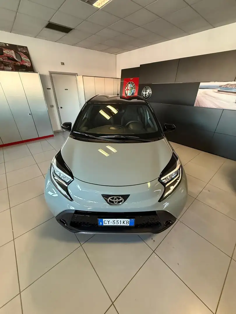 Toyota Aygo X Aygo X 1.0 VVT-i 72 CV 5 porte Lounge S-CVT Grigio - 1