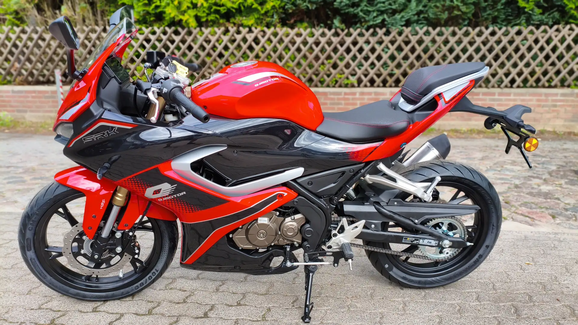 QJ Motor SRK 125 ABS Червоний - 1