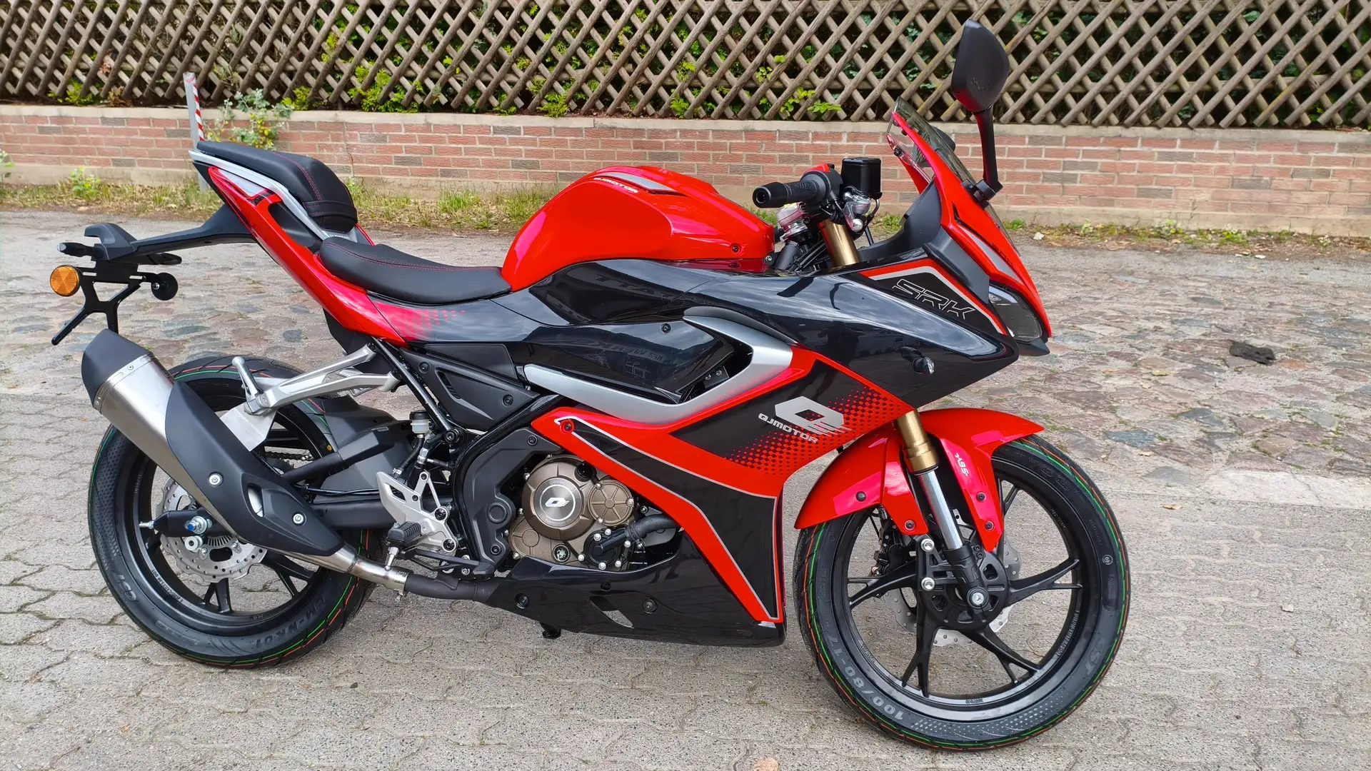 QJ Motor SRK 125 ABS Червоний - 2