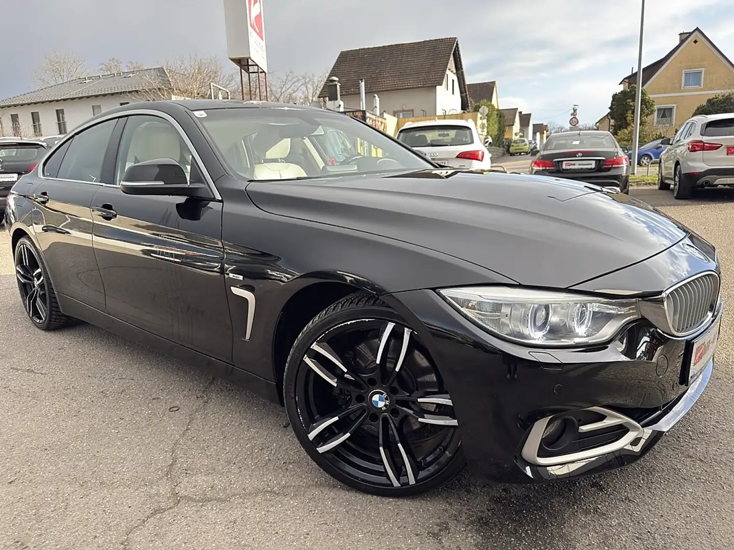 BMW 428 i Gran Coupe Schwarz - 1