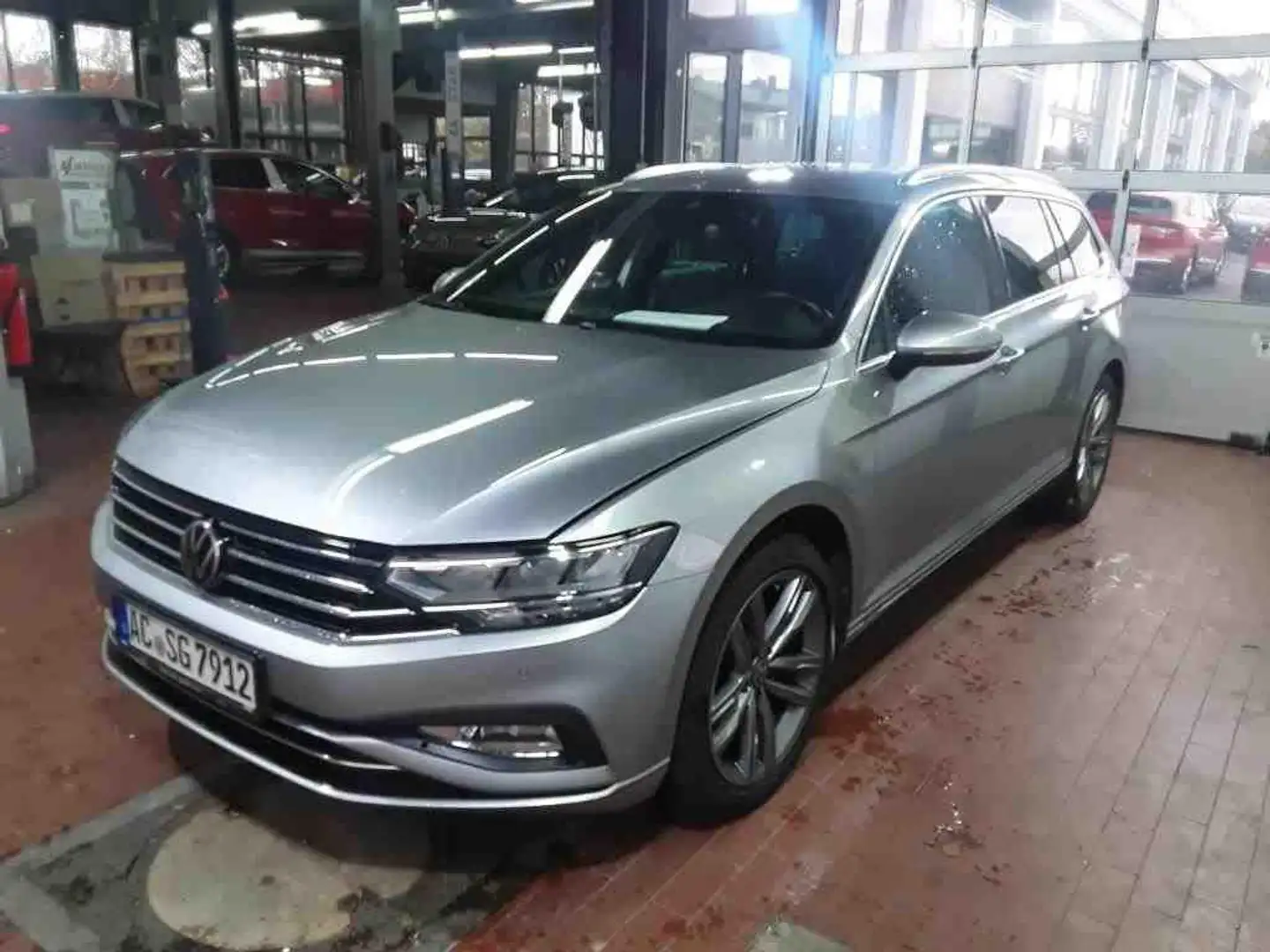 Volkswagen Passat Variant Business *R-LINE*ViCo*AHK*LED*KAM Silber - 2