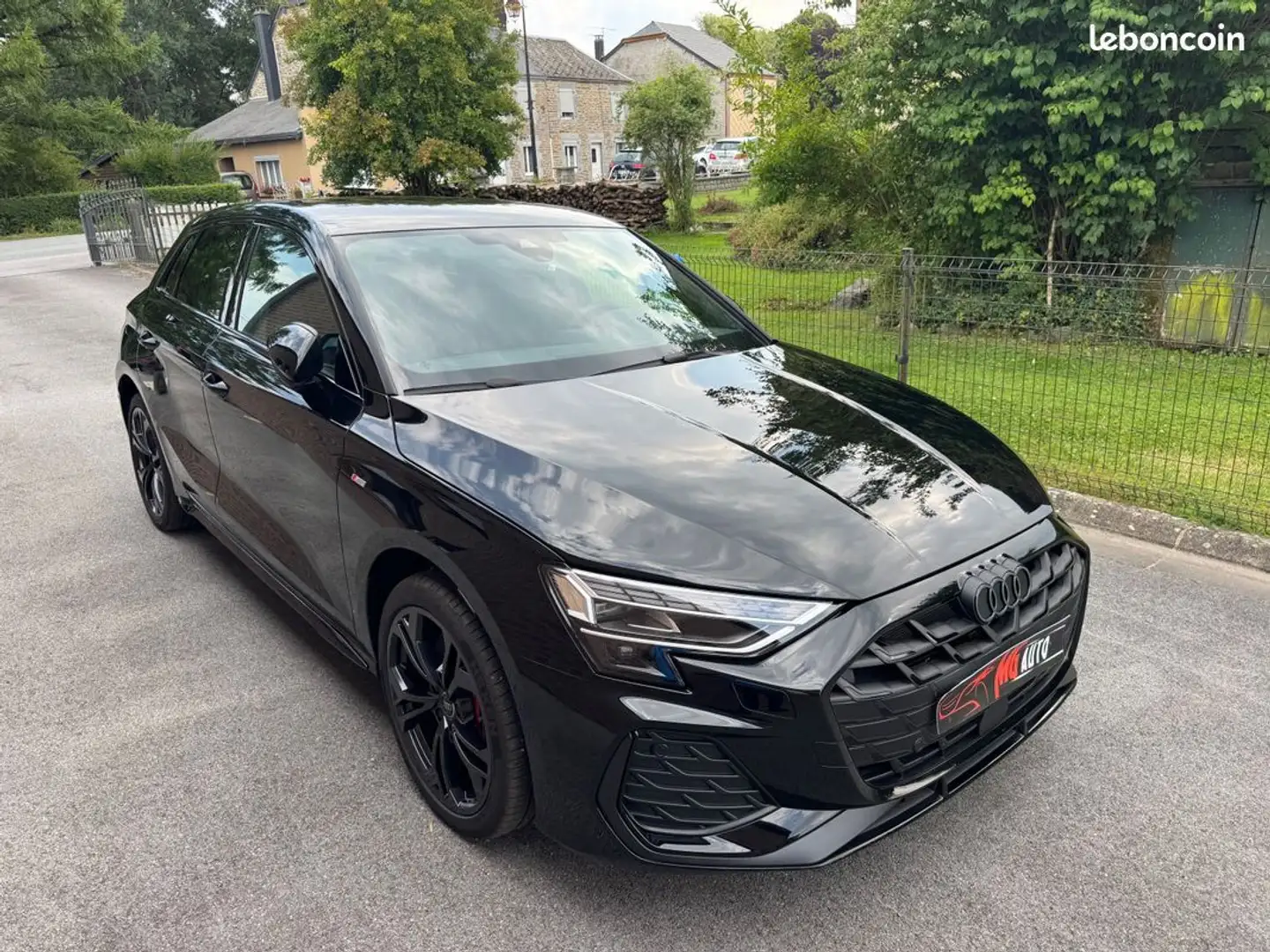 Audi A3 45TFSI e 272 SLINE STRONIC 6 NEUVE HAYON JANTES 18 SPORT NOIRES LED SIEGES NAVIGATION PHONE BOX GARANTIE 24 MOIS DISPONIB Zwart - 1