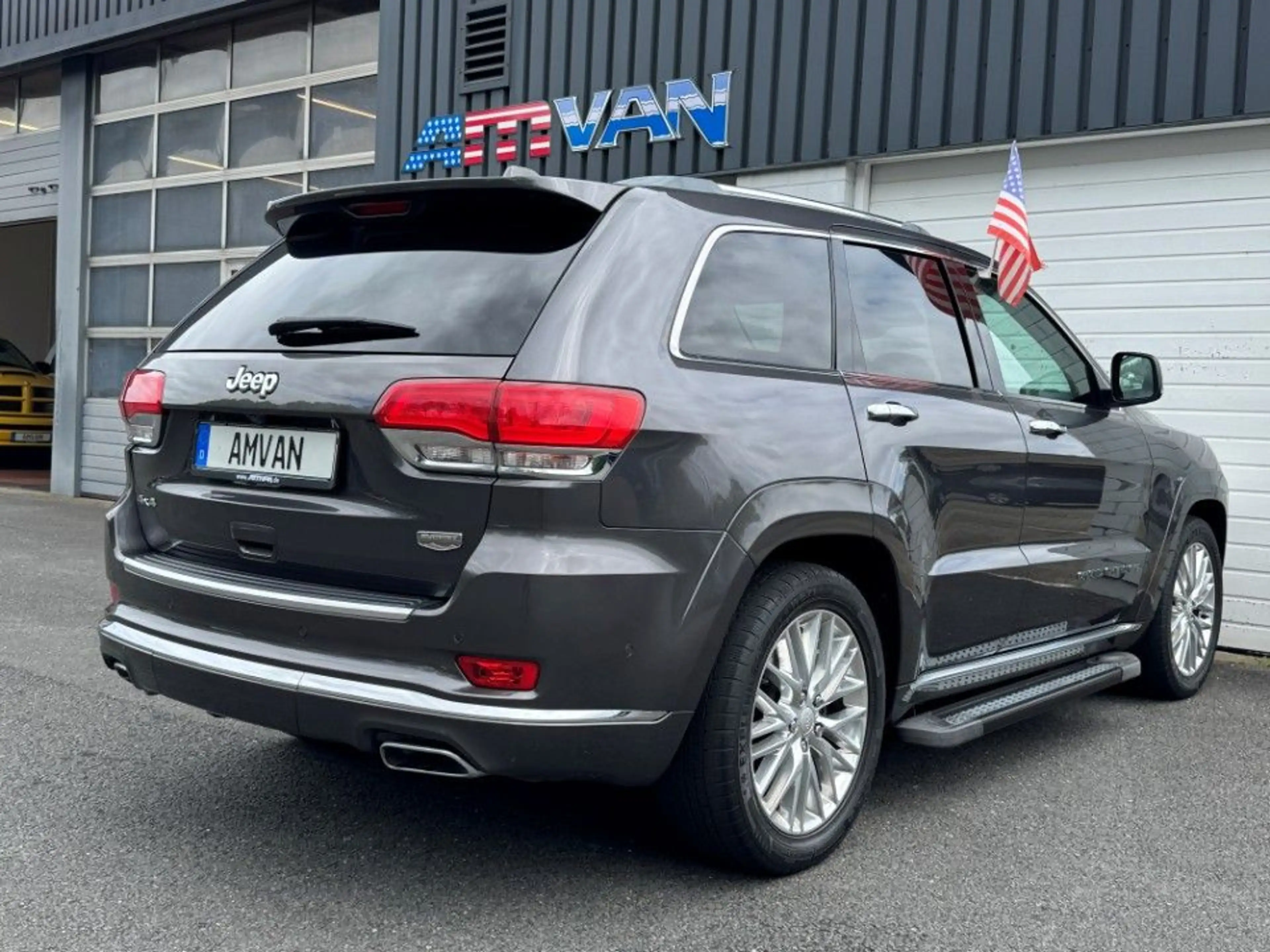 Jeep Grand Cherokee 3.0 CRD Summit — photo 2