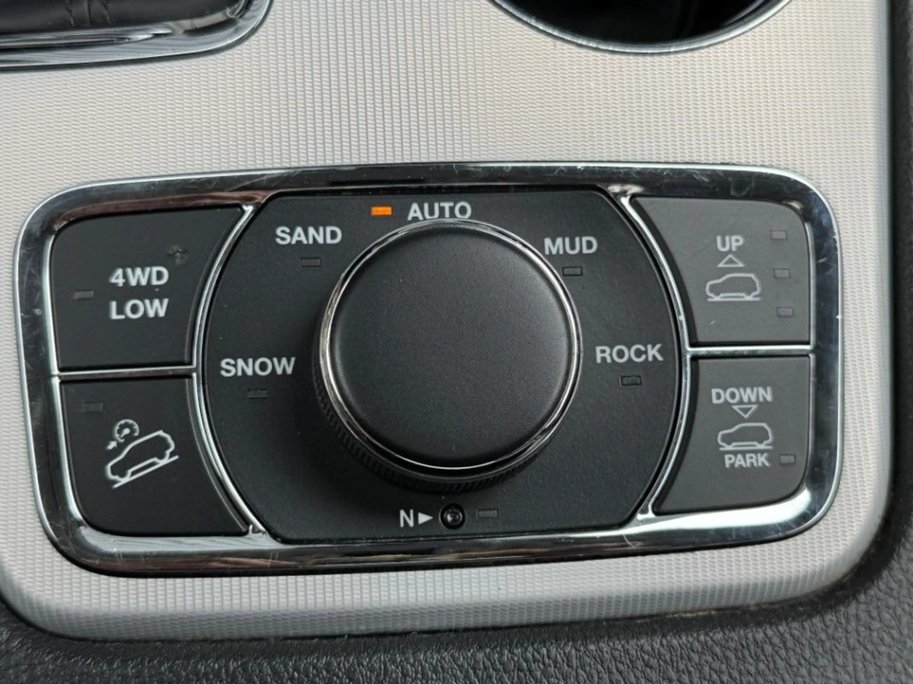 Jeep Grand Cherokee 3.0 CRD Summit — photo 9