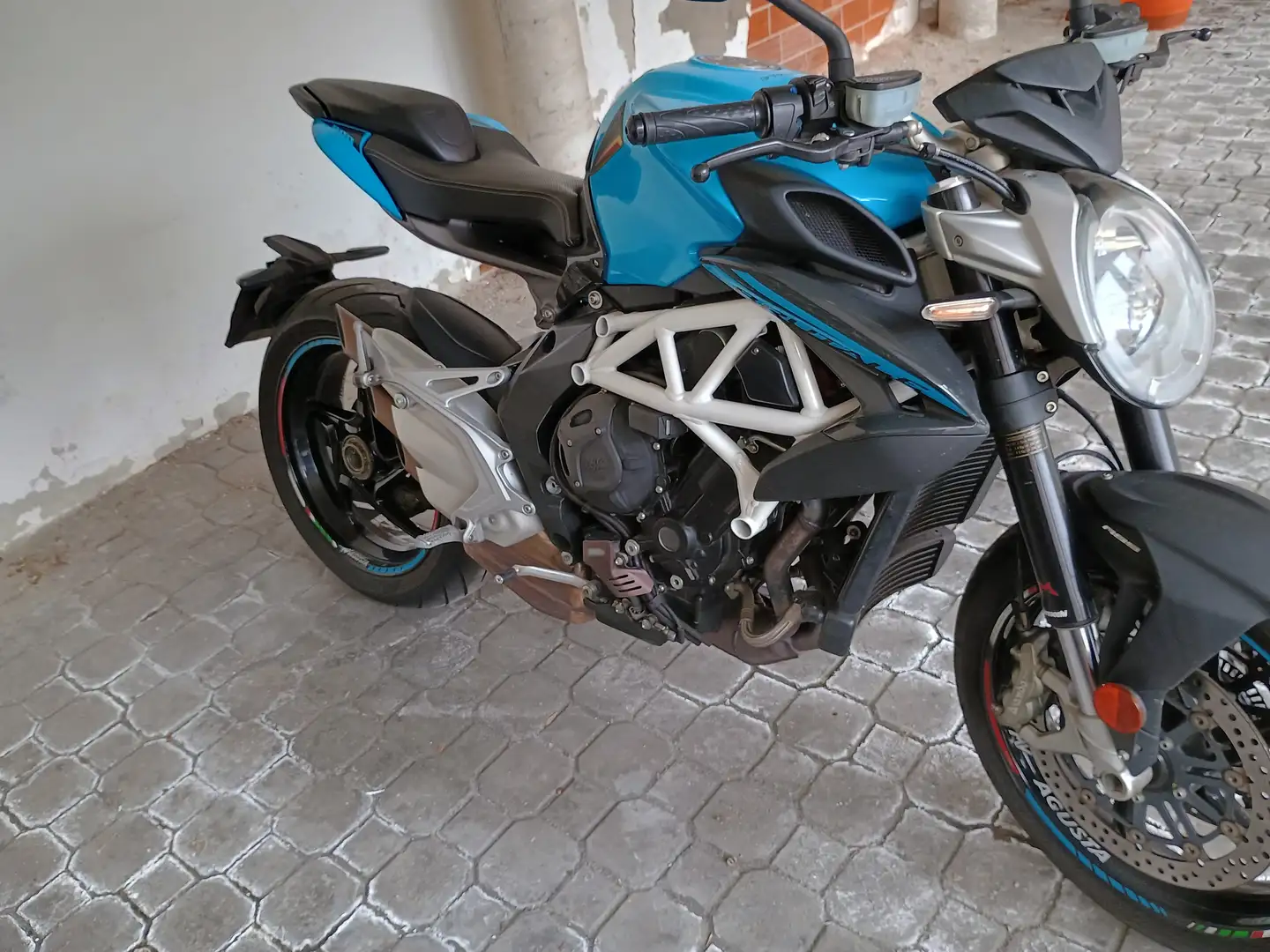 MV Agusta Brutale 800 Kék - 1