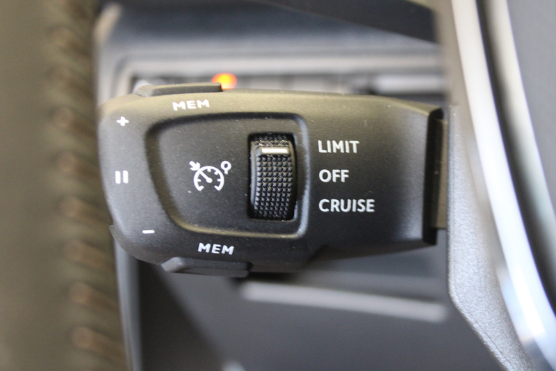 Peugeot 5008 1.2 PureTech Active Pack Business |Camera|Navi| — photo 6
